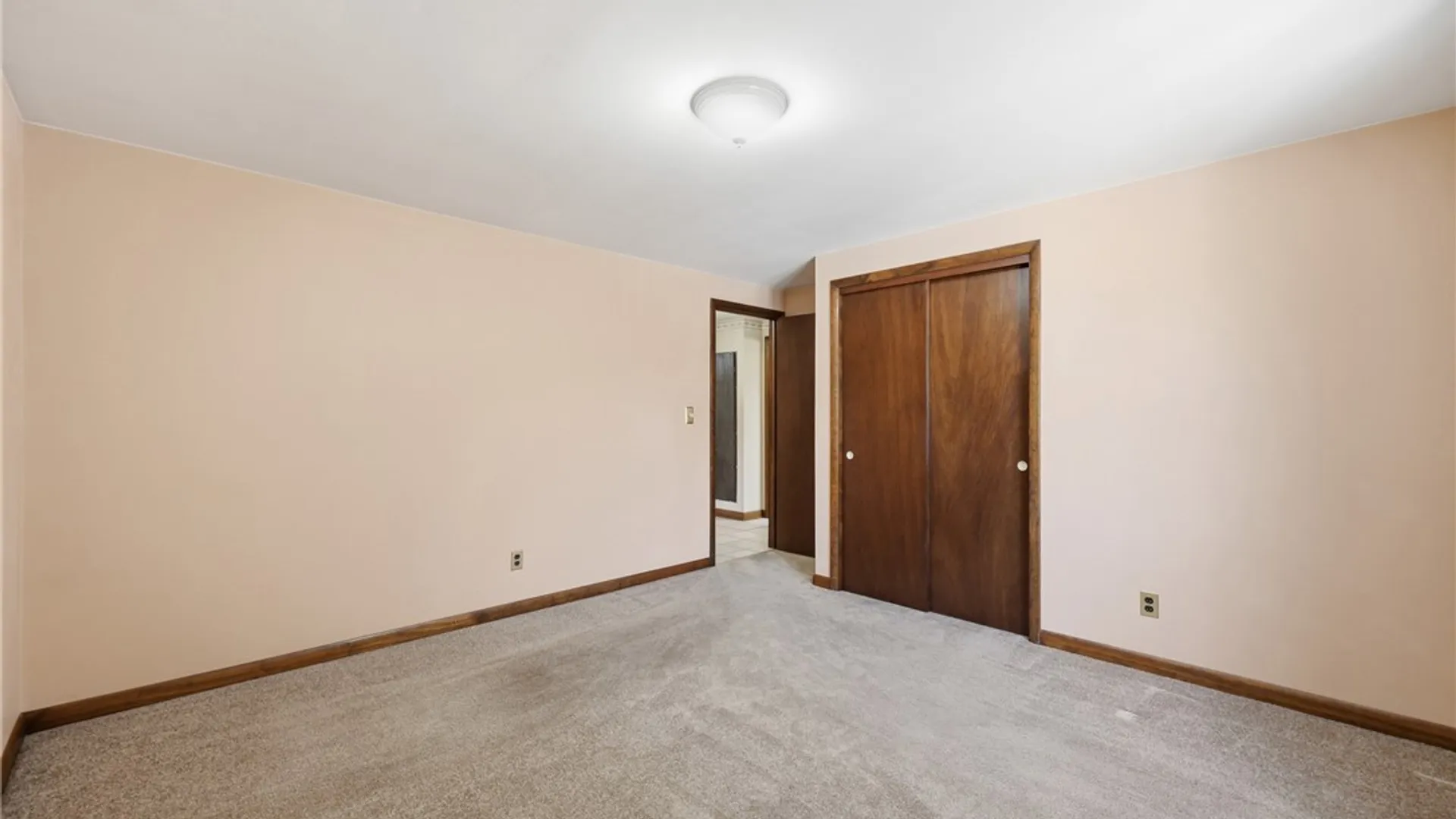 Property at 72 E Cherbourg Drive, Cheektowaga, NY 14227 14