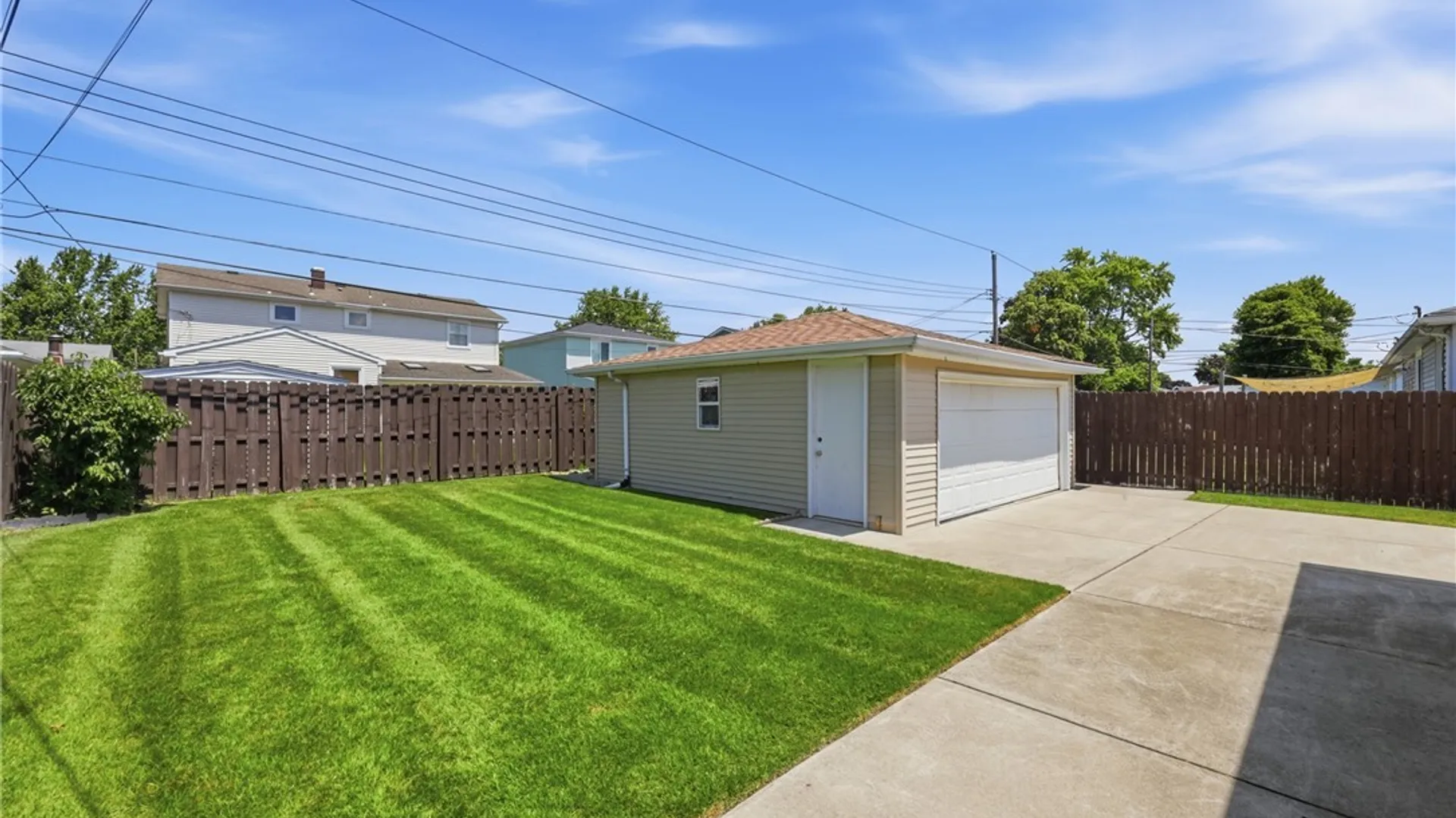 Property at 72 E Cherbourg Drive, Cheektowaga, NY 14227 25