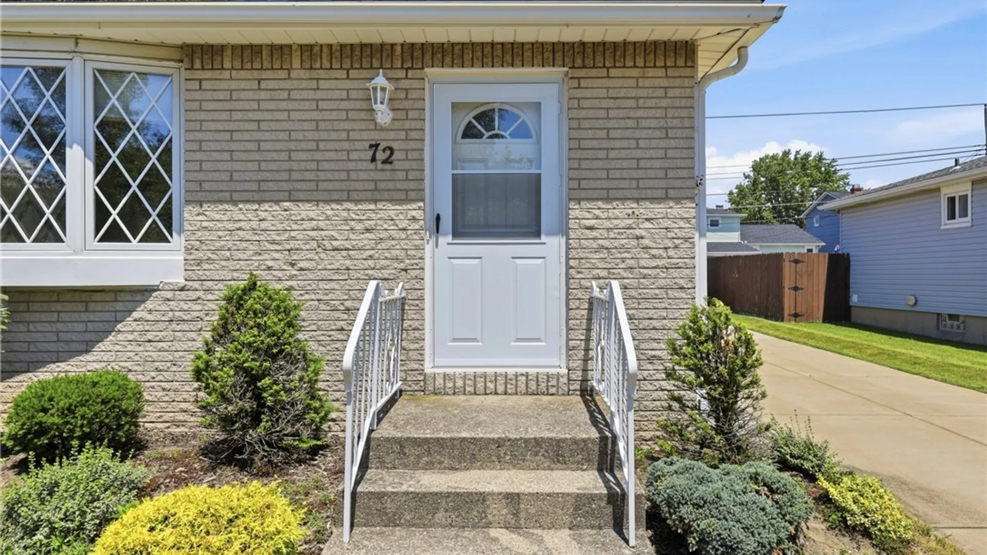 Property at 72 E Cherbourg Drive, Cheektowaga, NY 14227 3