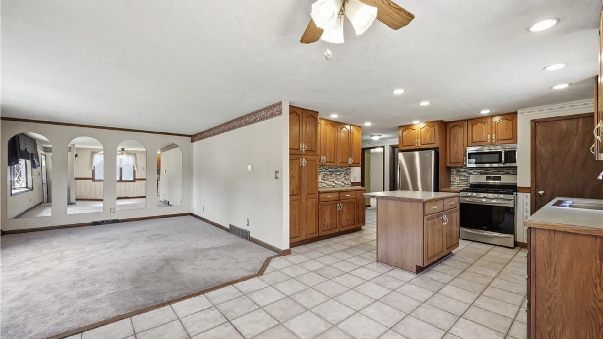 Property at 72 E Cherbourg Drive, Cheektowaga, NY 14227 8