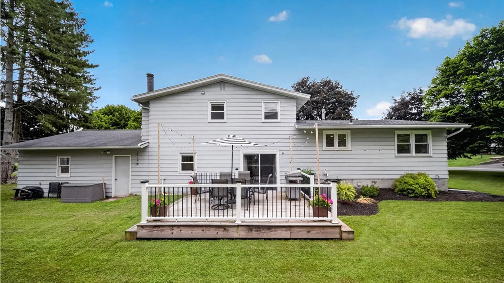 Property at 118 Ivy Lane, Camillus, NY 13219 30