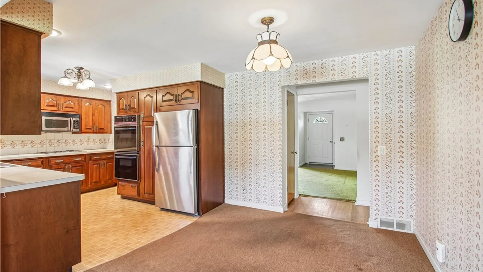 Property at 6 Worthington Road, Irondequoit, NY 14622 11
