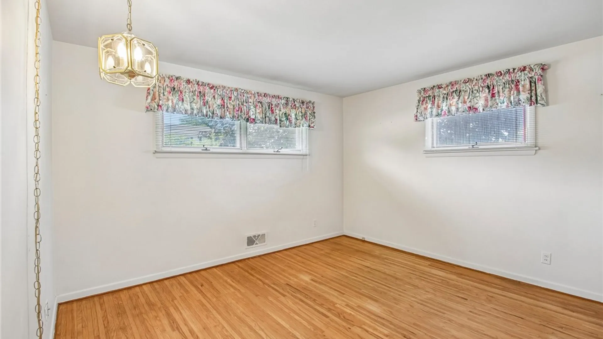 Property at 6 Worthington Road, Irondequoit, NY 14622 13