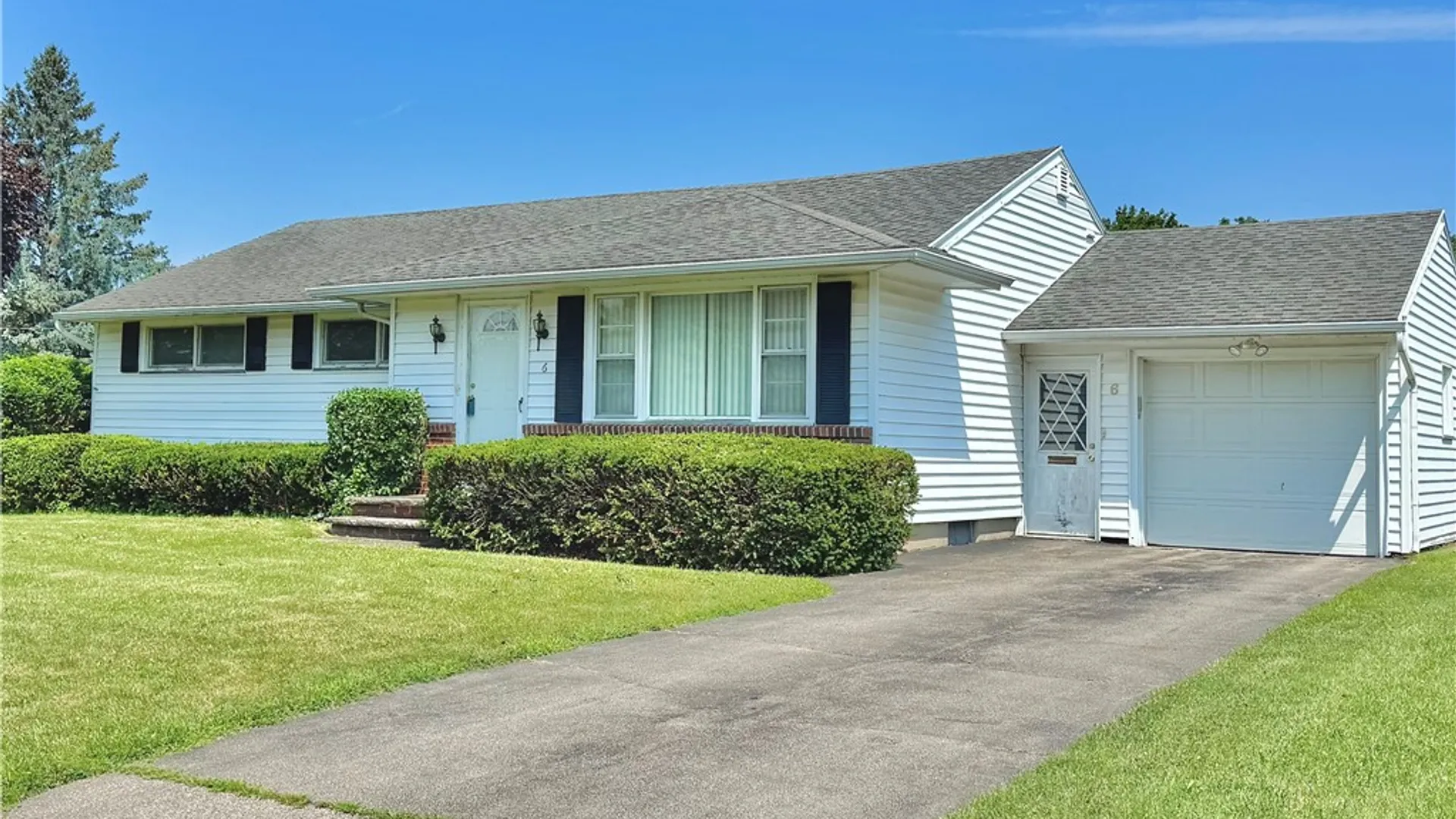 Property at 6 Worthington Road, Irondequoit, NY 14622 2