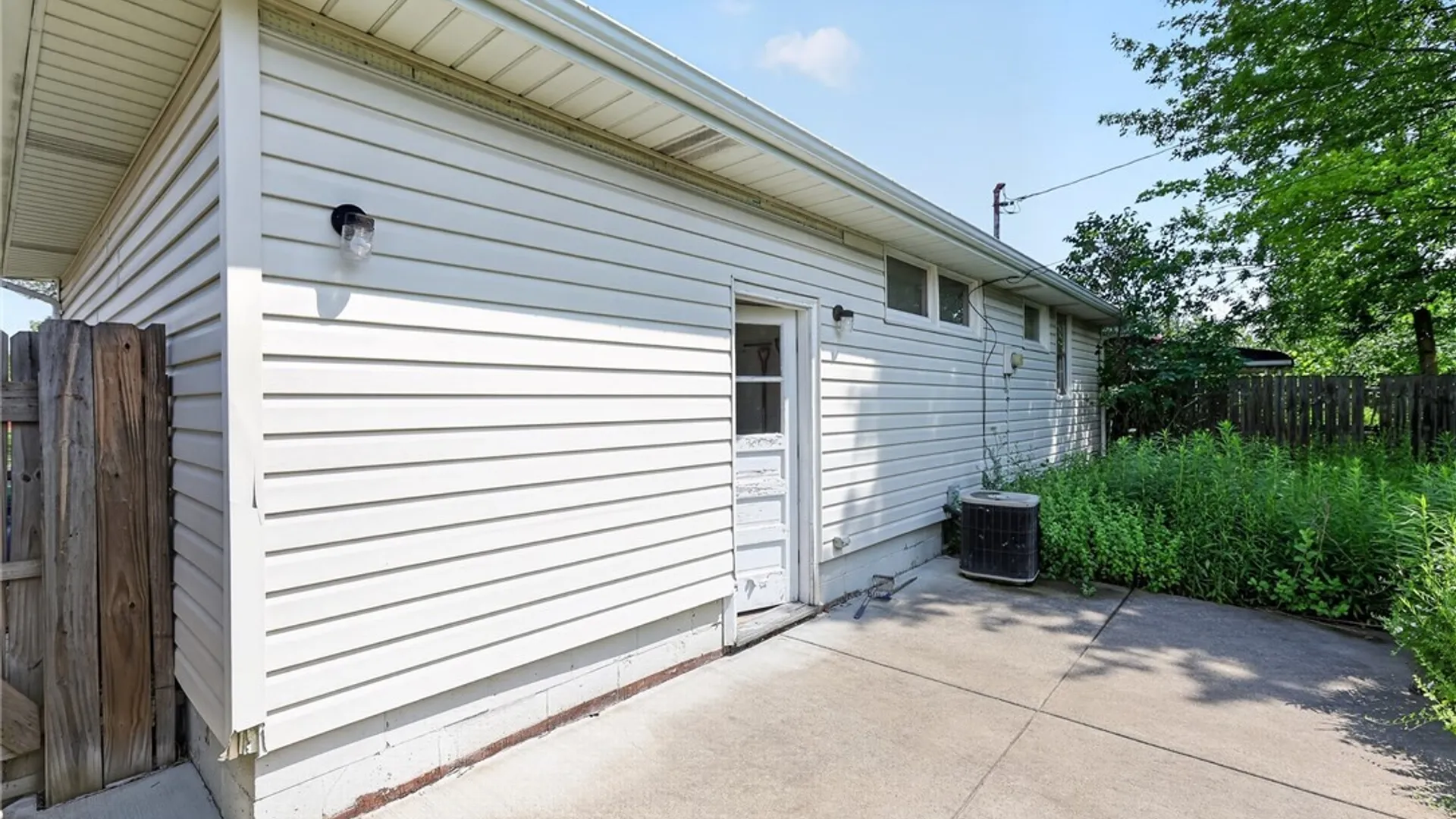 Property at 30 Augusta Avenue, Amherst, NY 14226 13