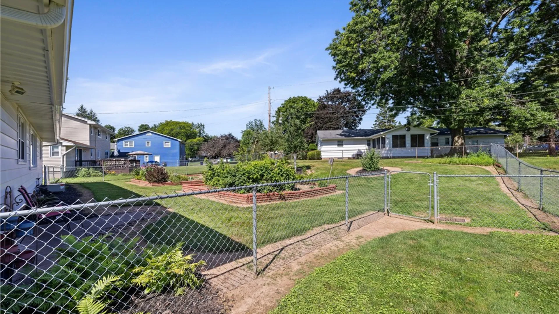 Property at 71 Kensington Court, Greece, NY 14612 19