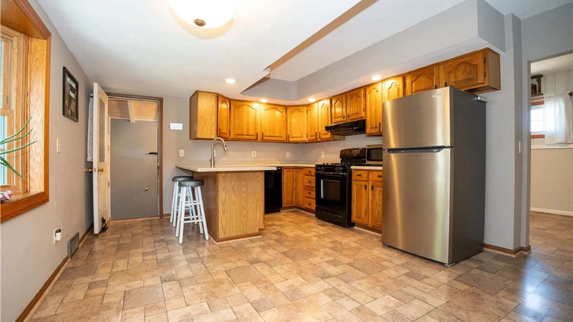Property at 400 Collins Avenue, West Seneca, NY 14224 12