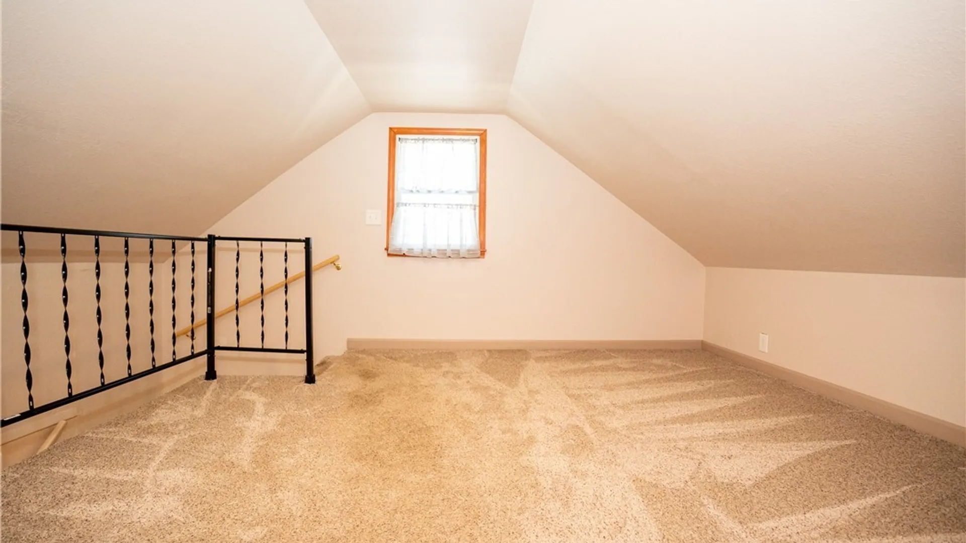 Property at 400 Collins Avenue, West Seneca, NY 14224 19