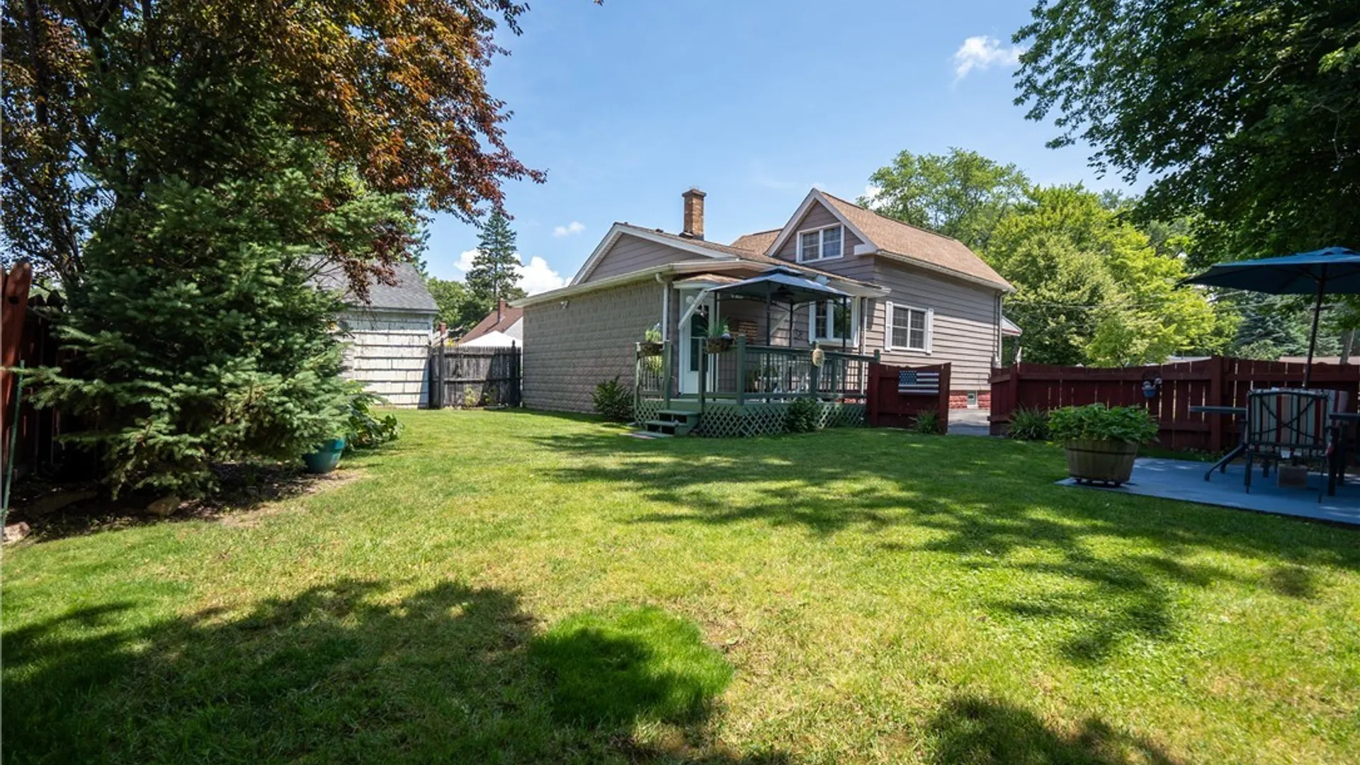 Property at 400 Collins Avenue, West Seneca, NY 14224 26