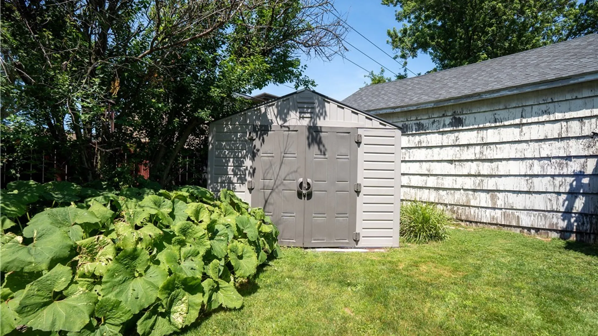 Property at 400 Collins Avenue, West Seneca, NY 14224 27