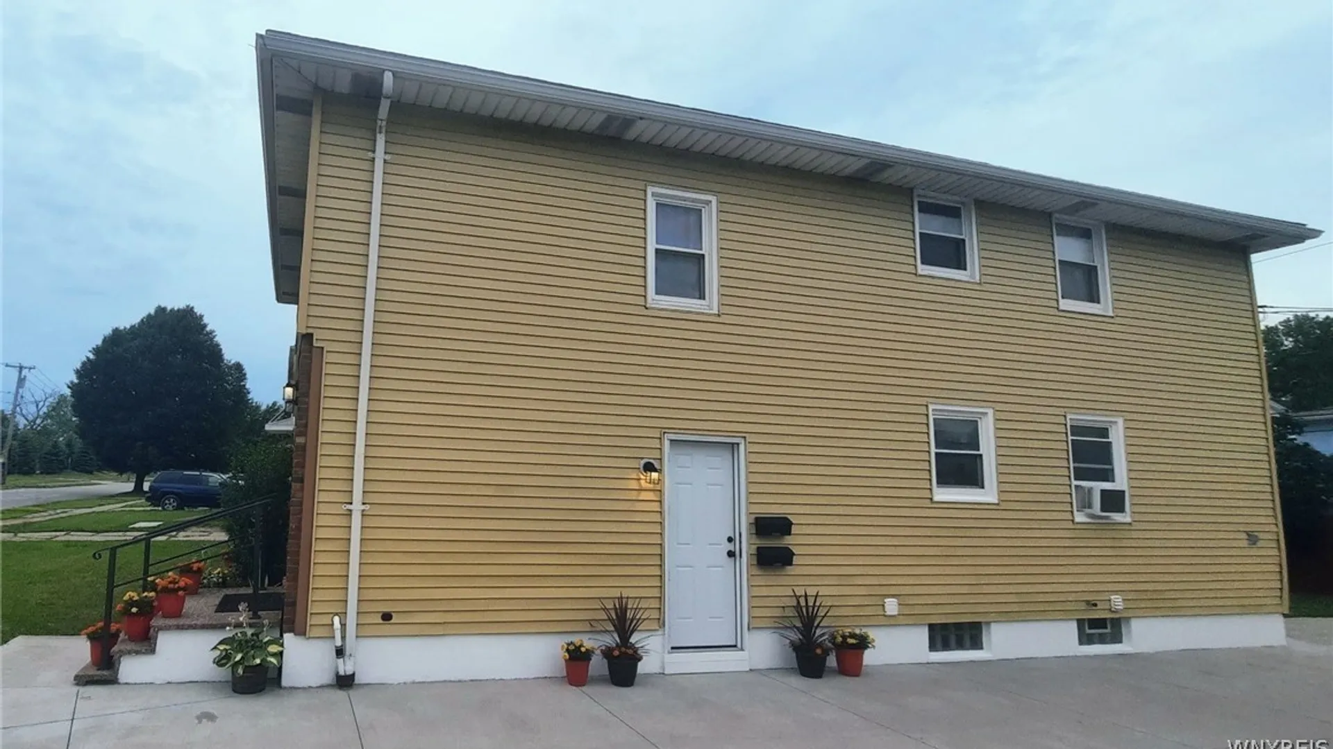 Property at 55 S Ogden Street, Buffalo, NY 14210 4