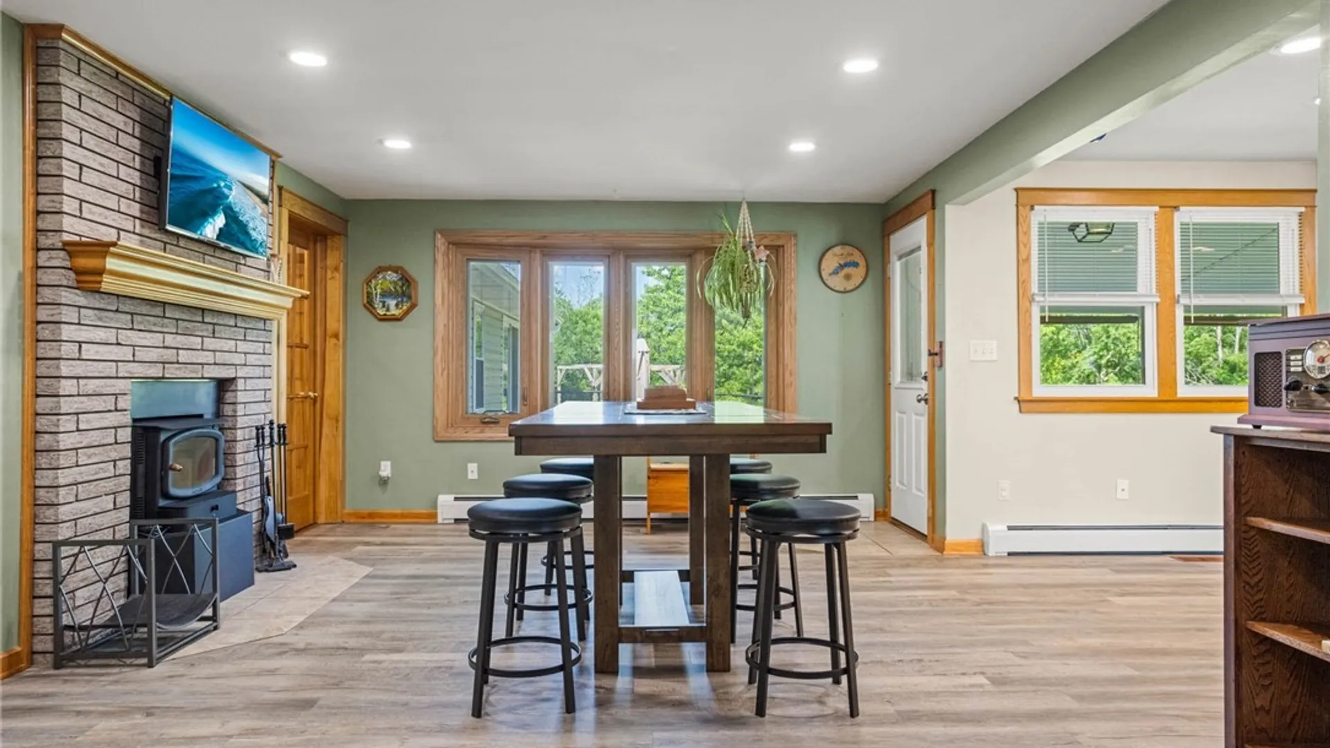 Property at 152 Stony Road, Lancaster, NY 14086 4