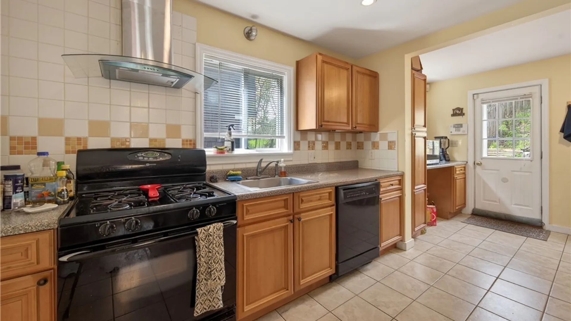 Property at 1004 Westcott Street, Syracuse, NY 13210 8
