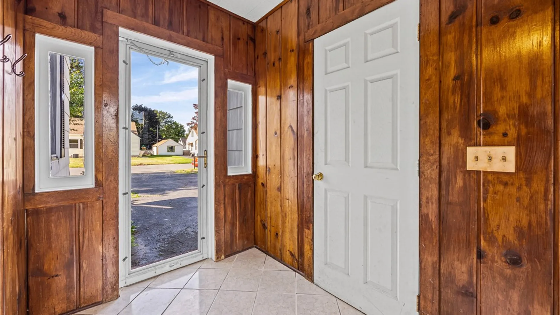 Property at 211 Heberle Road, Irondequoit, NY 14609 3