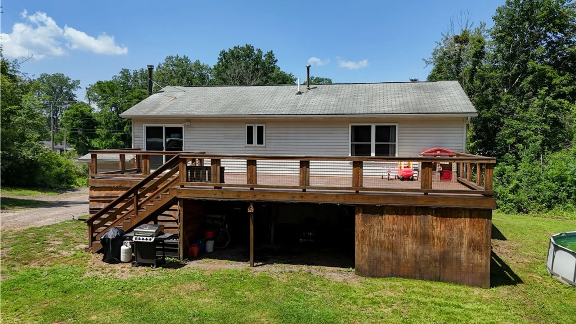 Property at 4919 Upper Holley Rd, Clarendon, NY 14470 2
