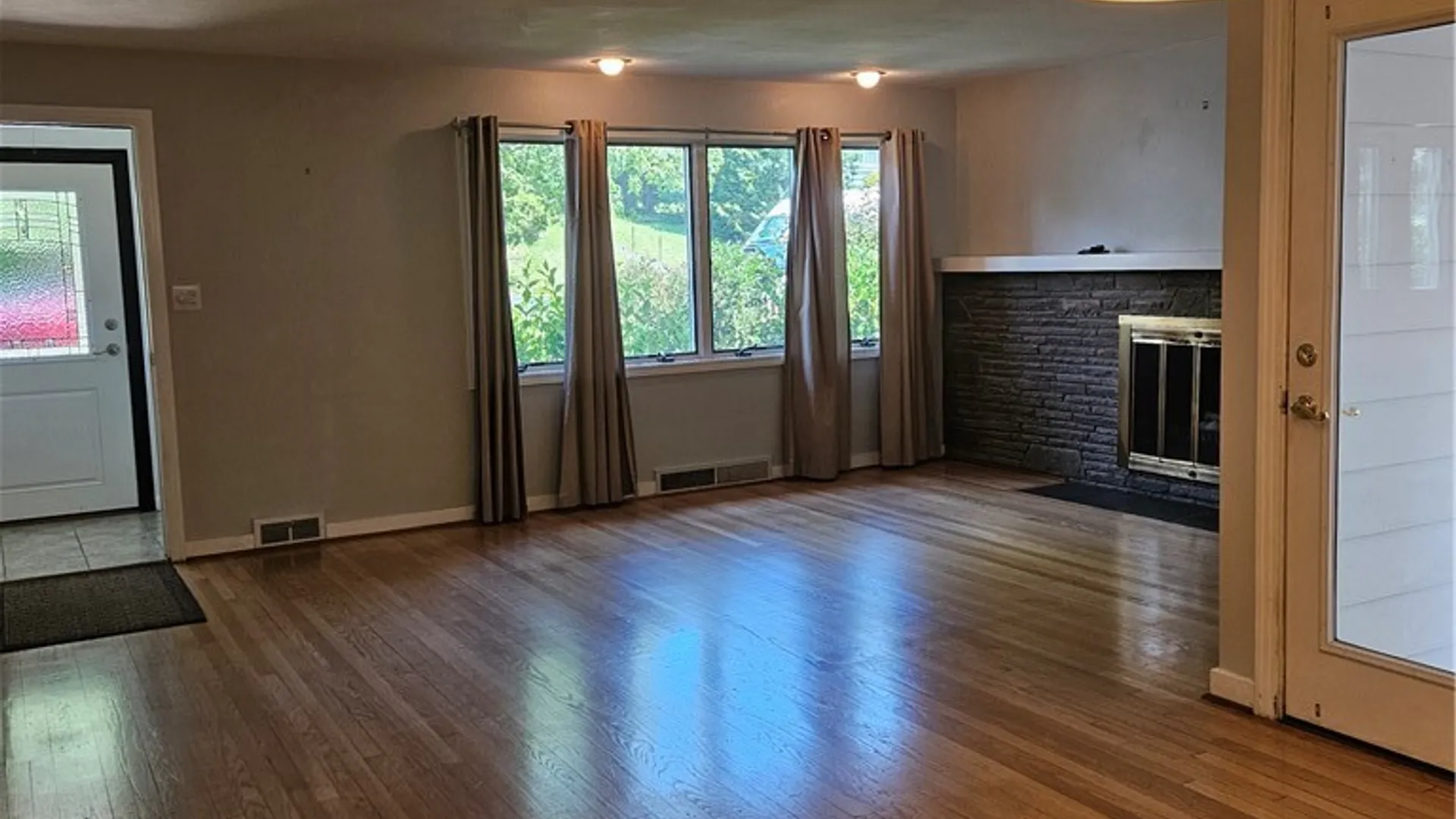 Property at 320 Scott Avenue, Syracuse, NY 13224 4