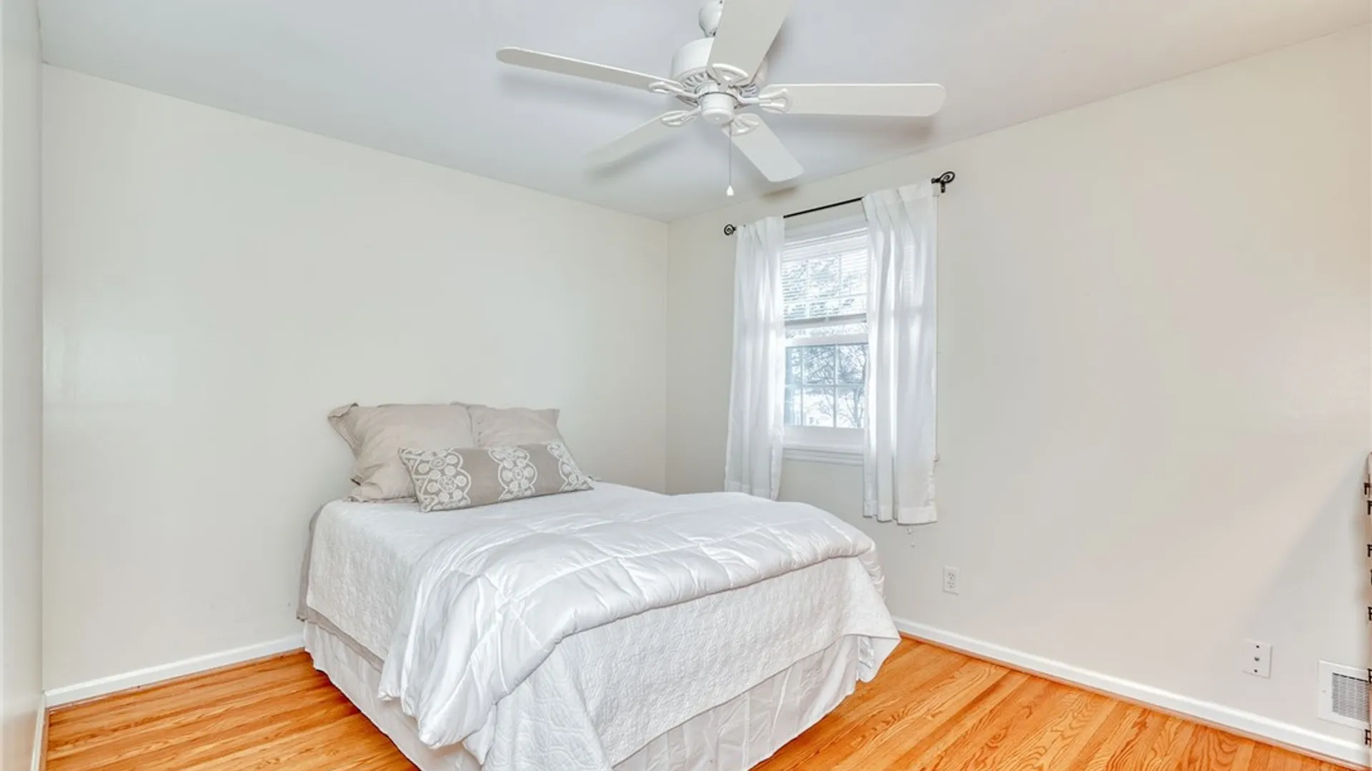 Property at 111 Knickerbocker Road, Pittsford, NY 14534 17