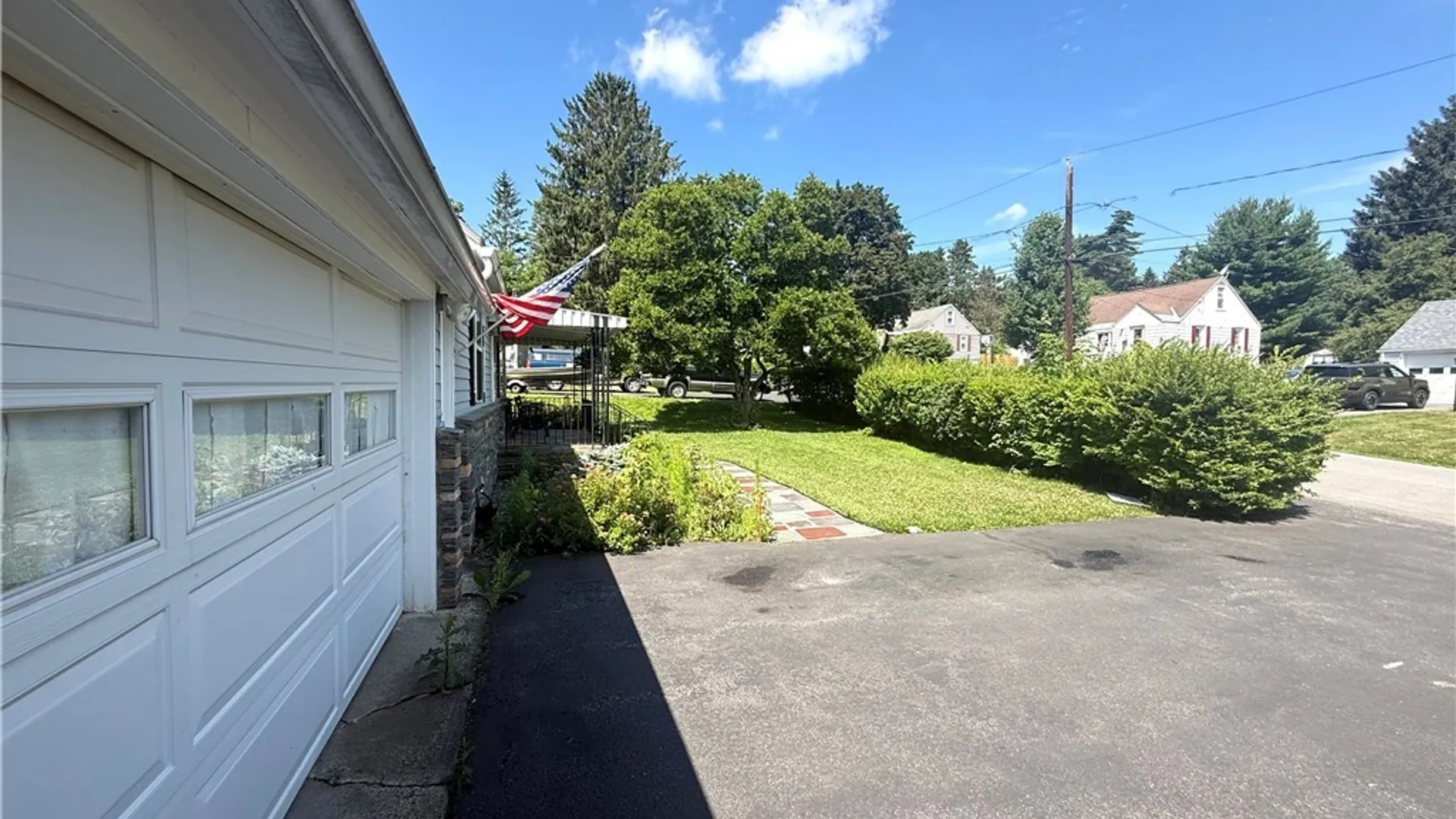 Property at 19 Beechwood Road, New Hartford, NY 13413 5
