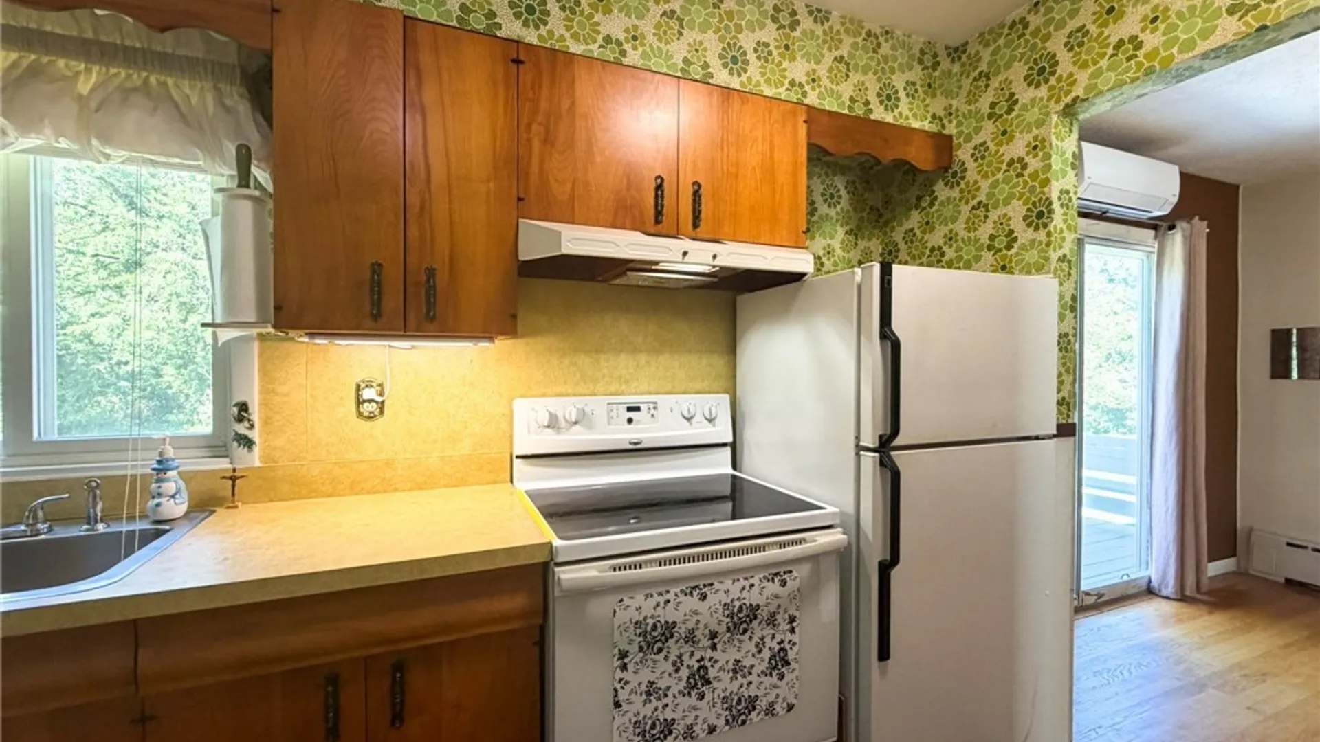 Property at 2 Vine Court, Utica, NY 13502 16