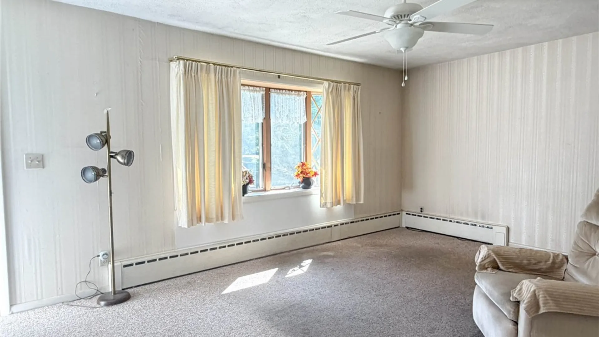 Property at 2 Vine Court, Utica, NY 13502 5