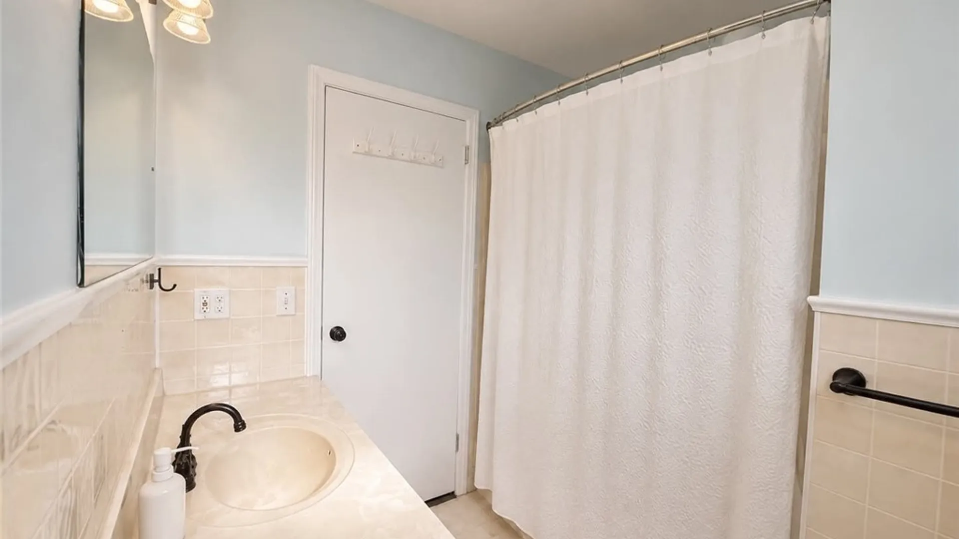 Property at 217 Beckwith Avenue, Niagara, NY 14304 11