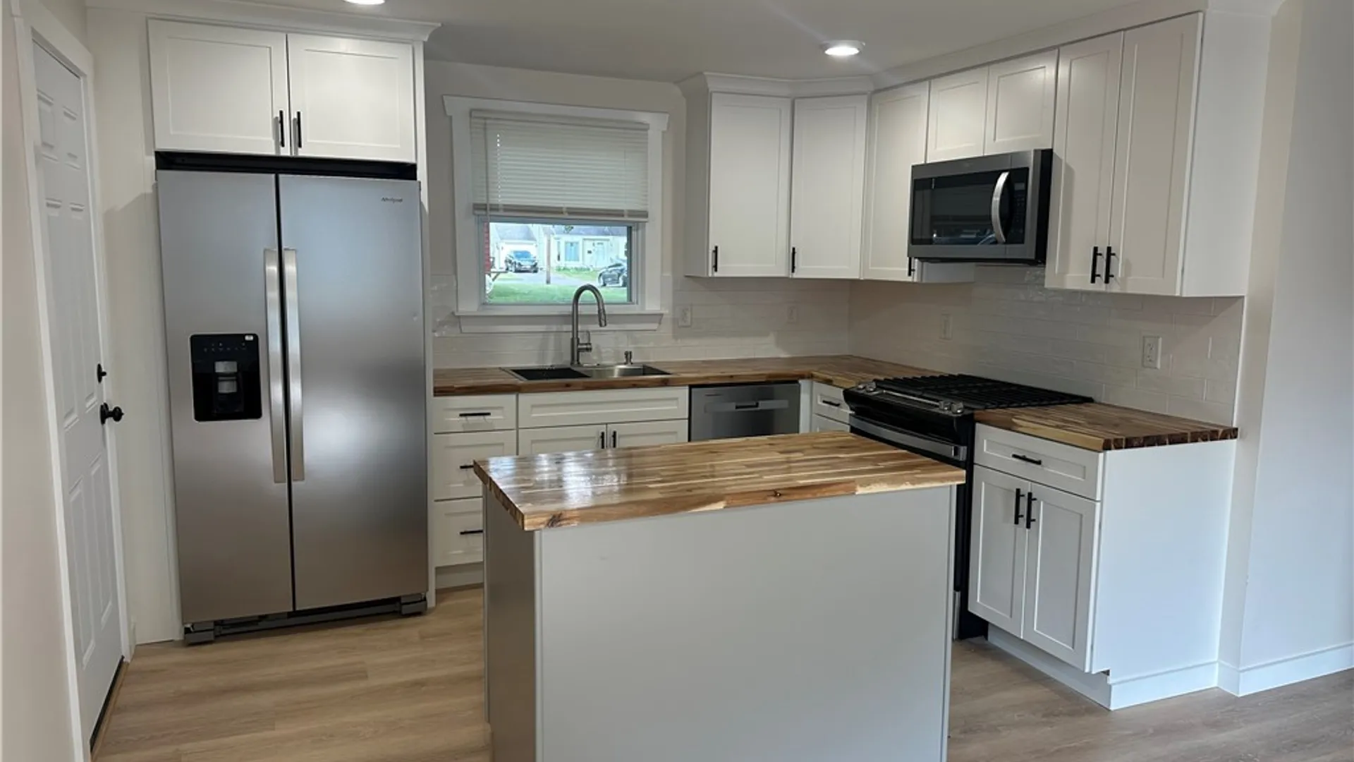 Property at 216 Crestwood Drive, Salina, NY 13212 5