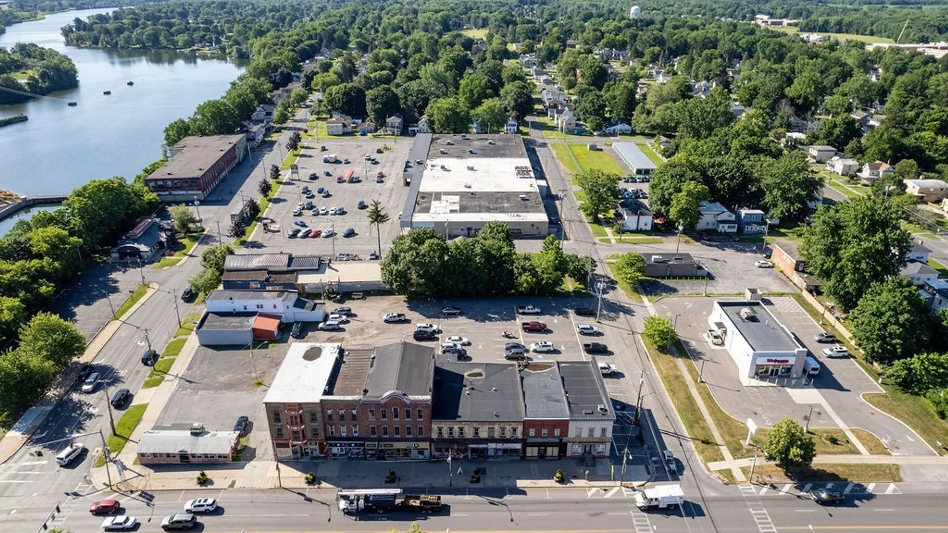 Property at 121 W Broadway, Fulton, NY 13069 34