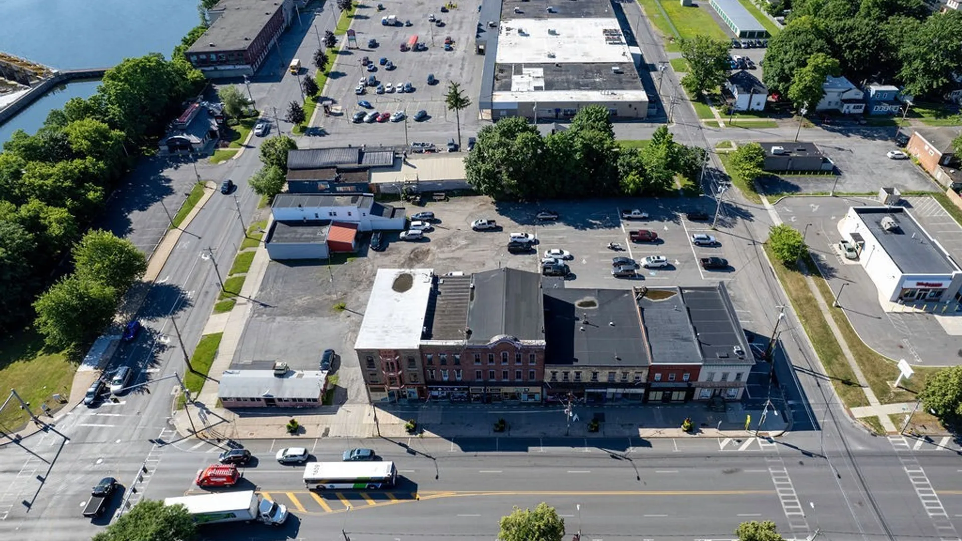 Property at 121 W Broadway, Fulton, NY 13069 36