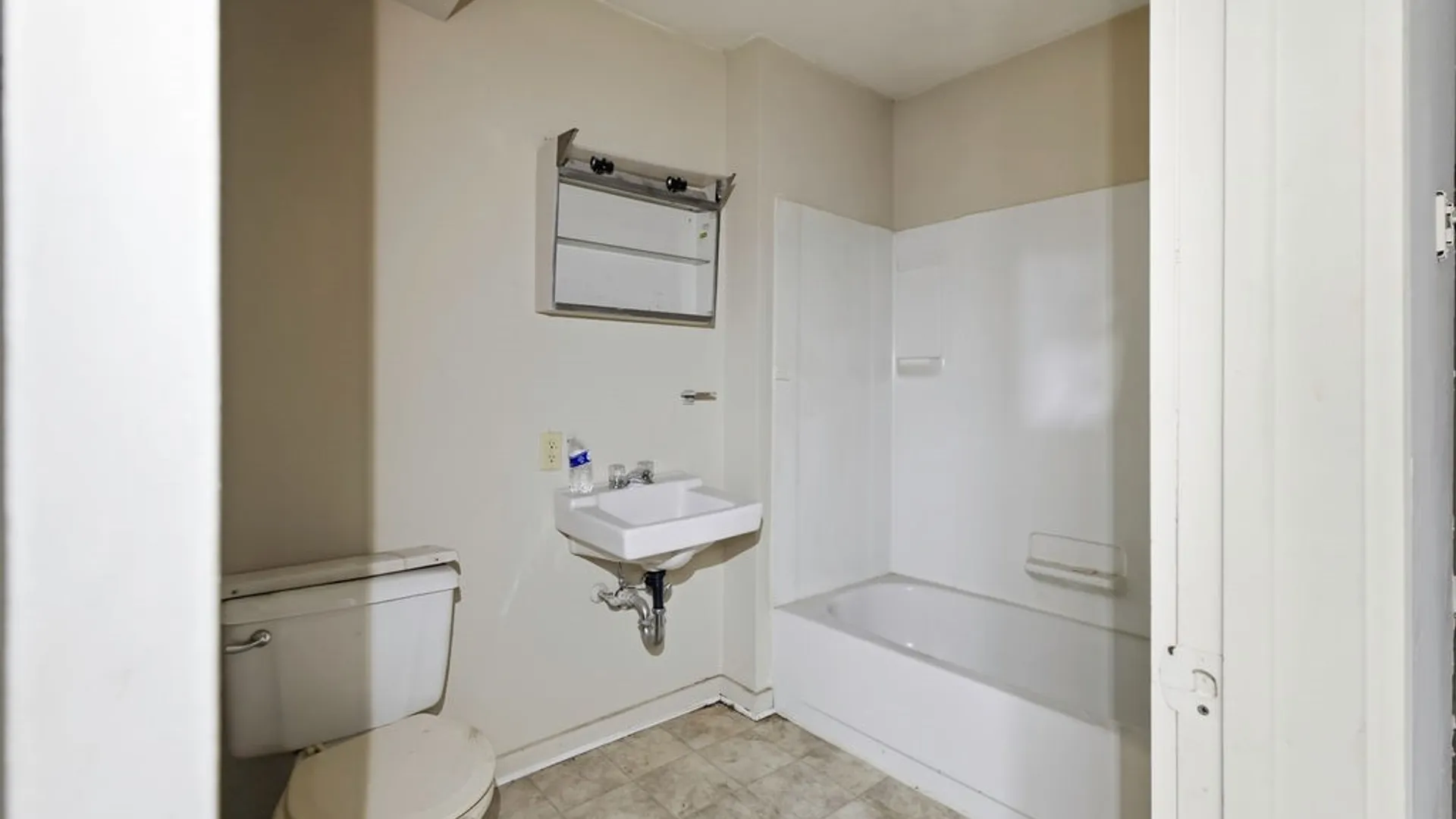 Property at 121 W Broadway, Fulton, NY 13069 14