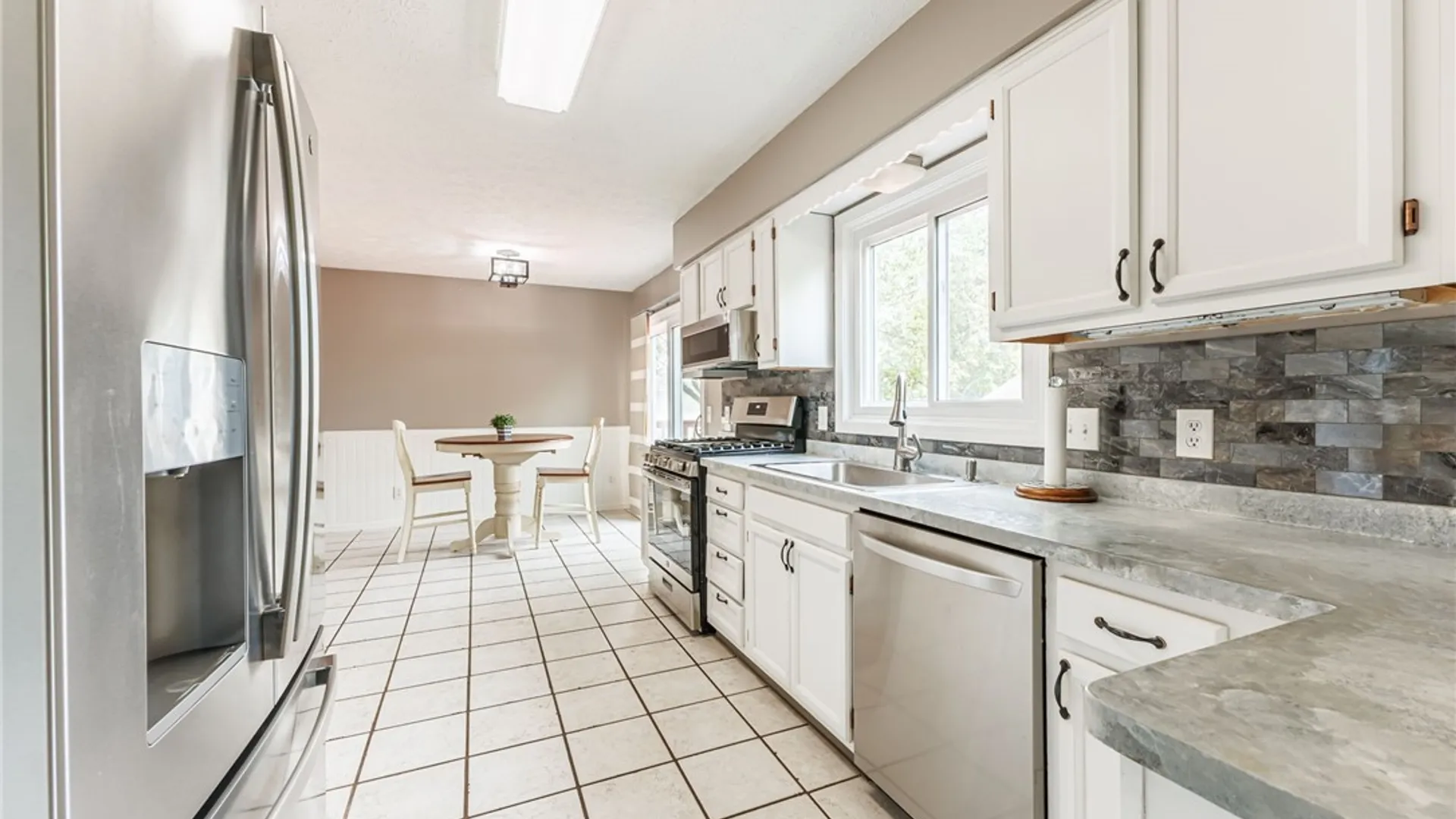 Property at 94 Mickens Bnd, Henrietta, NY 14586 12