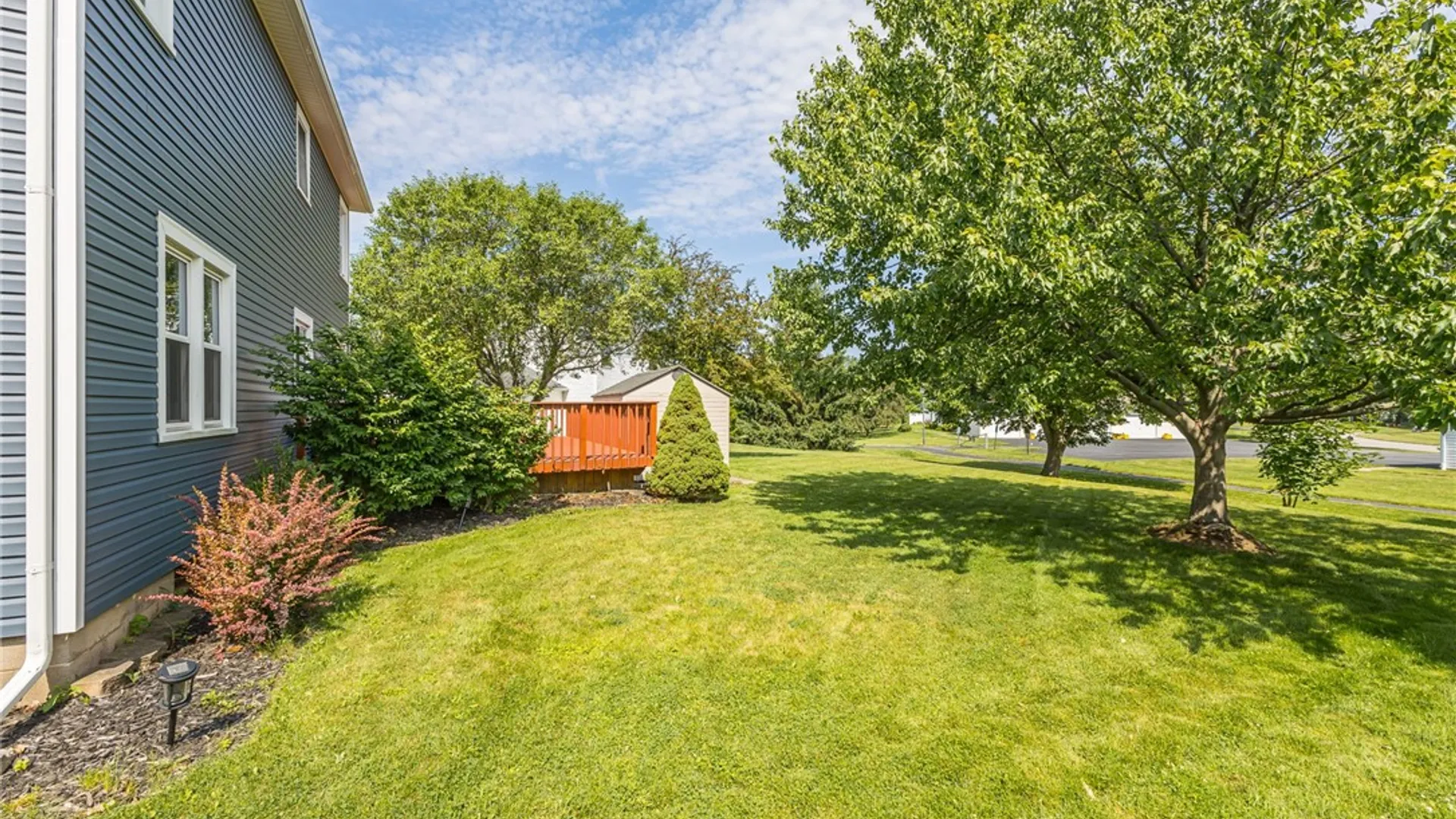 Property at 94 Mickens Bnd, Henrietta, NY 14586 27