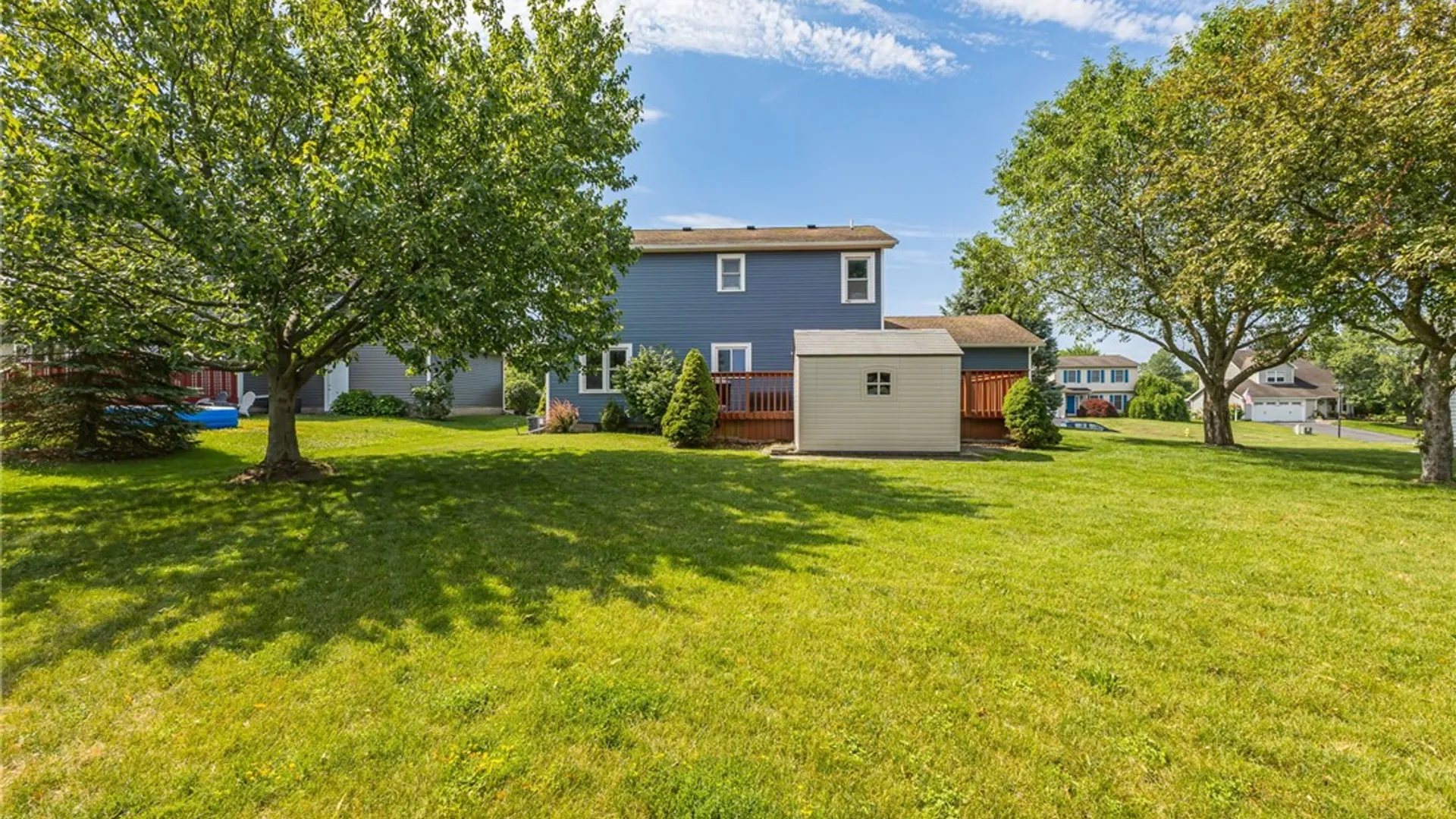 Property at 94 Mickens Bnd, Henrietta, NY 14586 28