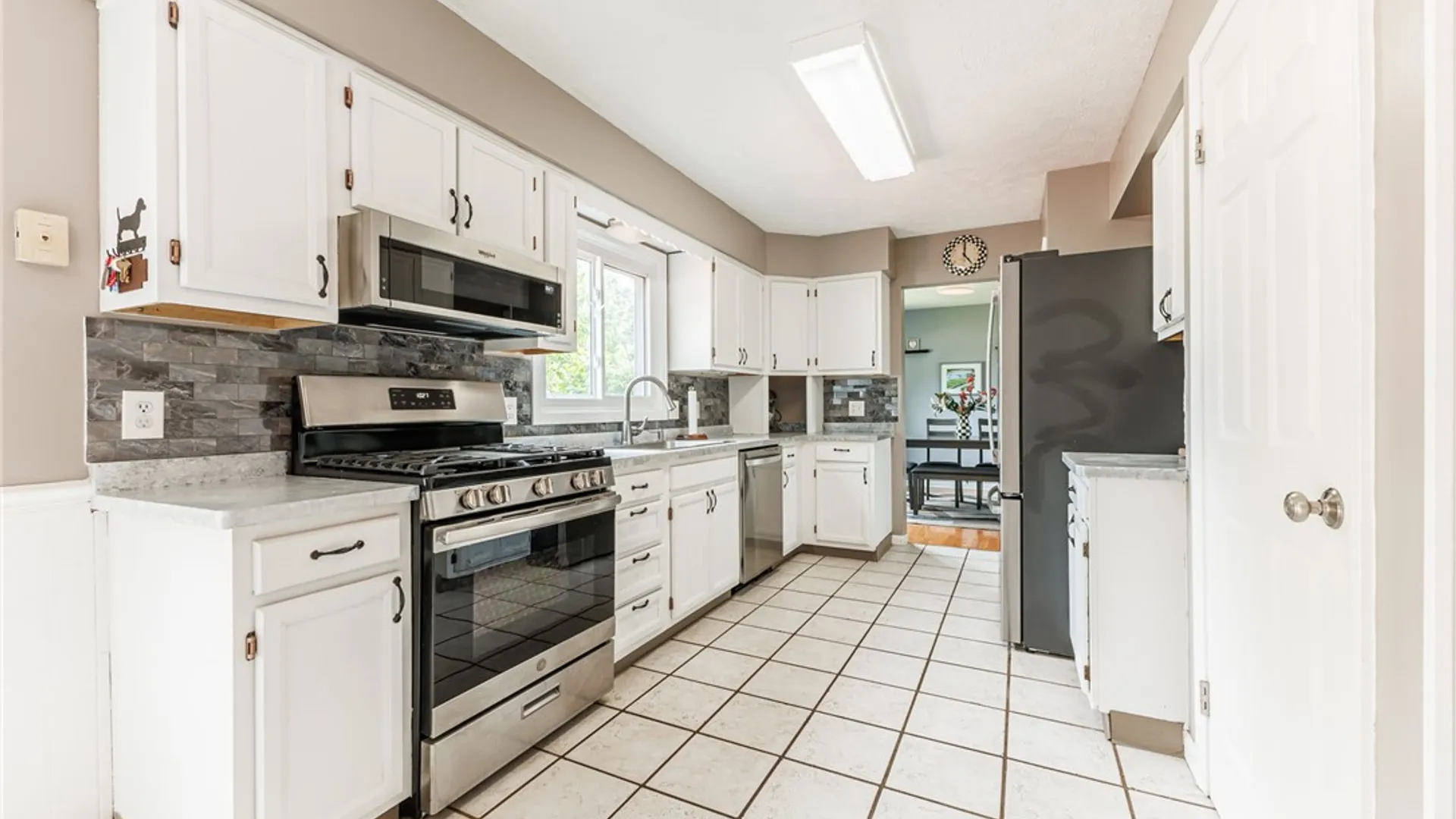Property at 94 Mickens Bnd, Henrietta, NY 14586 3