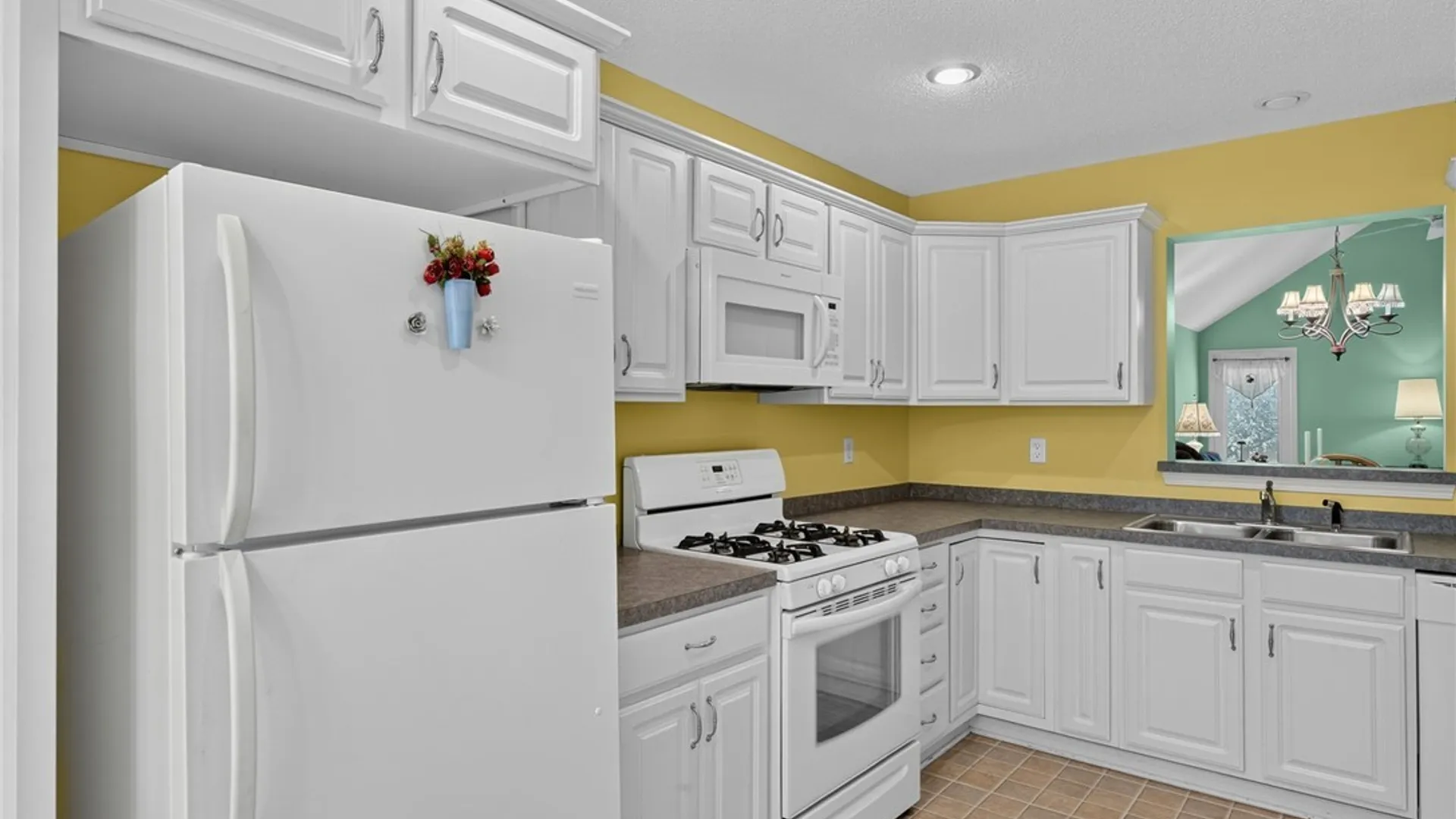 Property at 48 Mayfield Drive, West Seneca, NY 14224 15