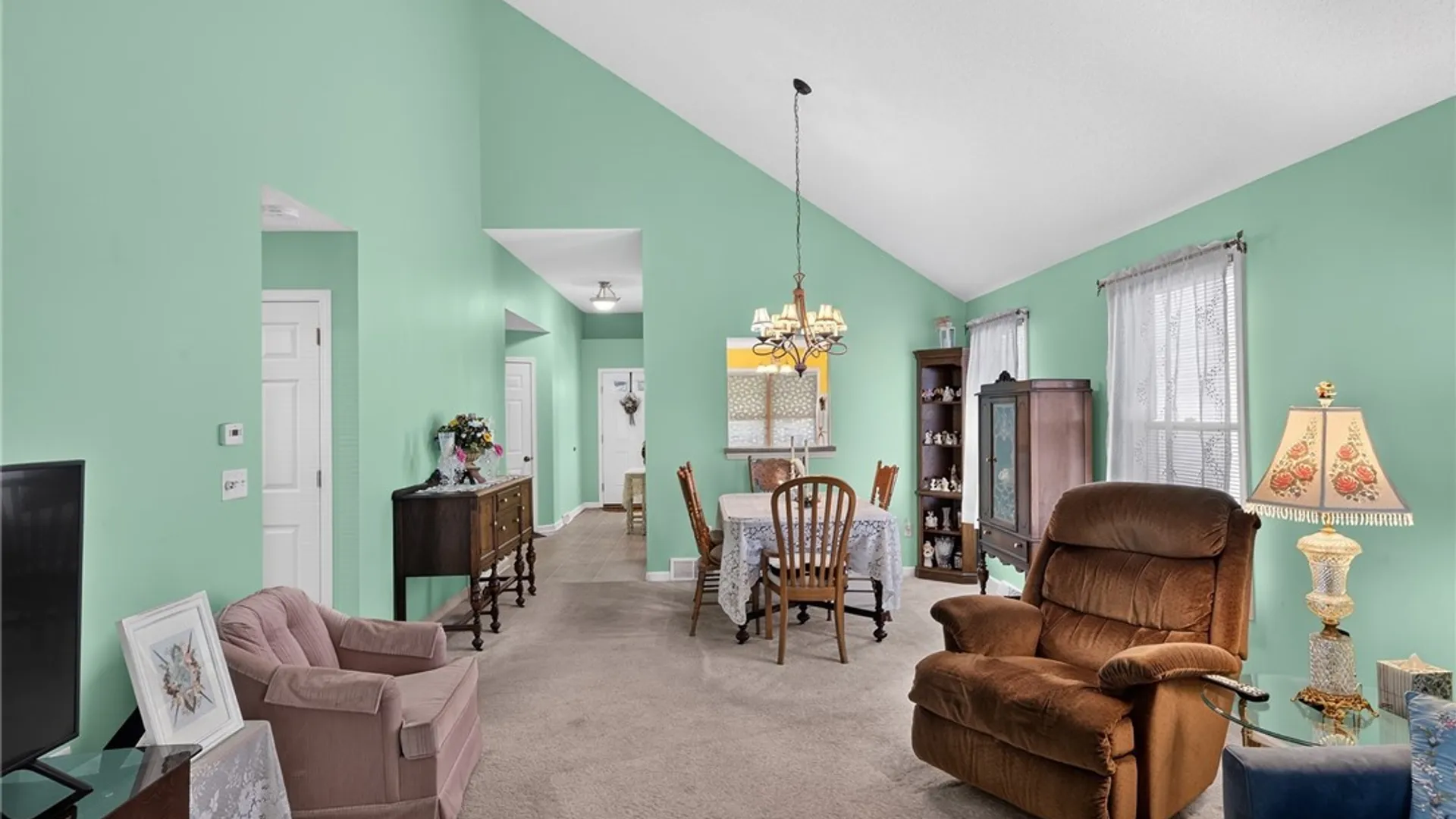Property at 48 Mayfield Drive, West Seneca, NY 14224 23
