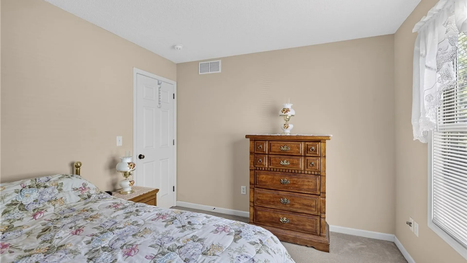 Property at 48 Mayfield Drive, West Seneca, NY 14224 38