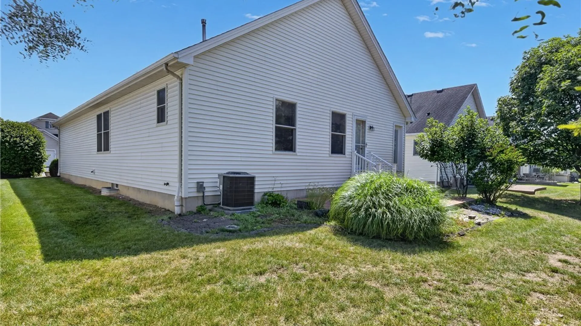 Property at 48 Mayfield Drive, West Seneca, NY 14224 46