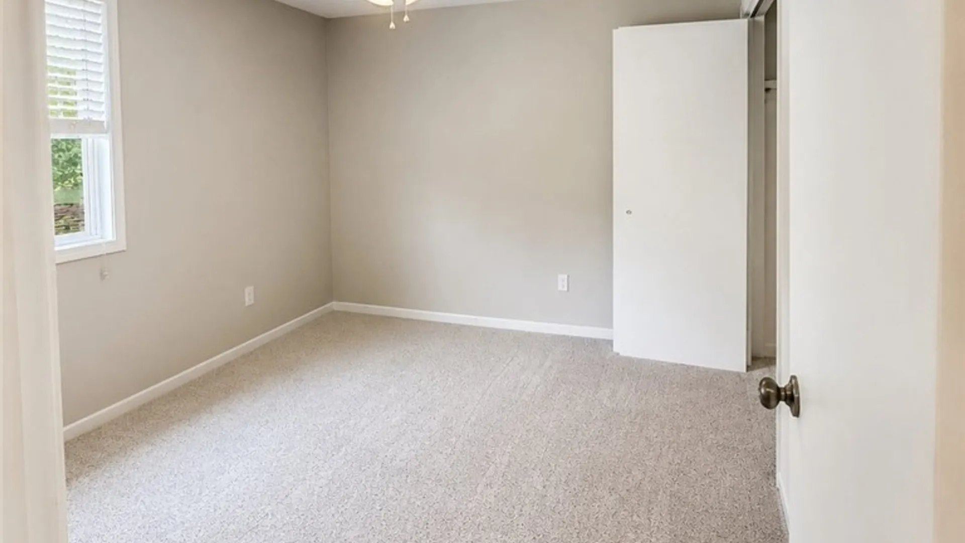 Property at 25 Jessica Lane, Cheektowaga, NY 14043 11