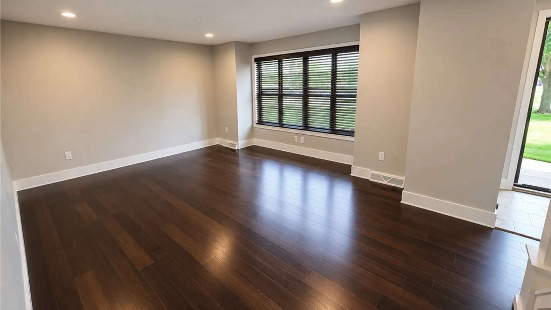 Property at 25 Jessica Lane, Cheektowaga, NY 14043 4