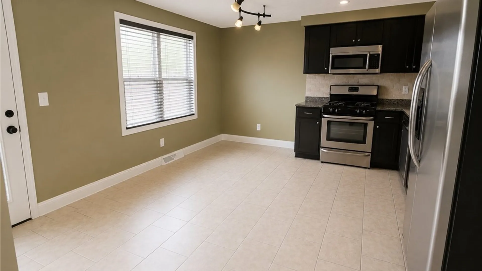 Property at 25 Jessica Lane, Cheektowaga, NY 14043 7