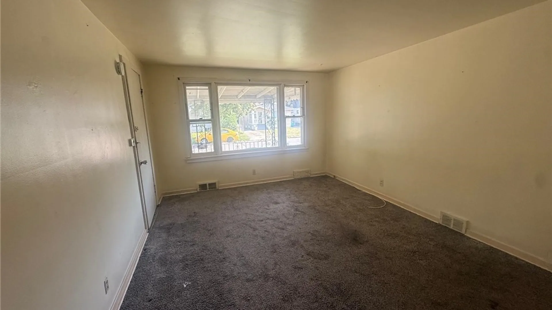 Property at 204 Easton Avenue, Buffalo, NY 14215 4