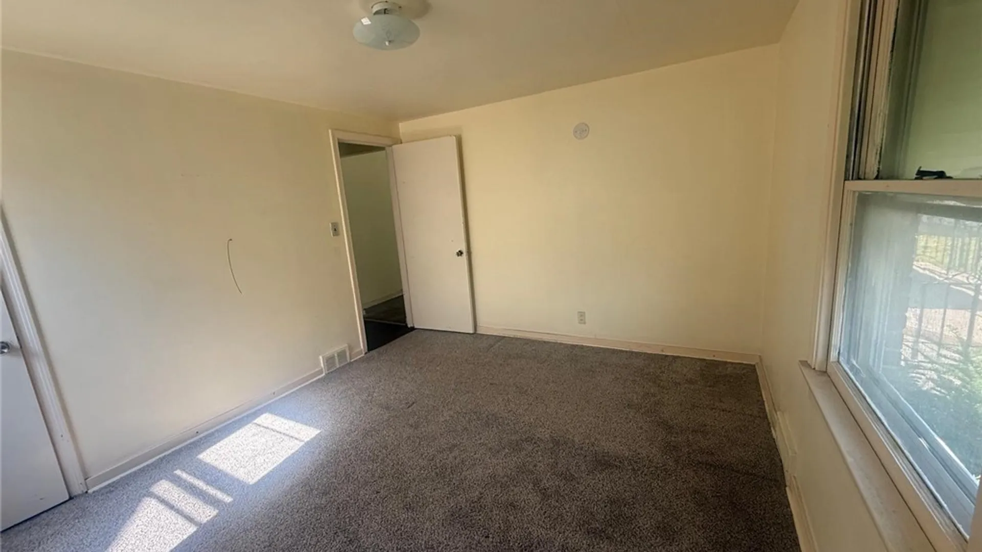 Property at 204 Easton Avenue, Buffalo, NY 14215 6