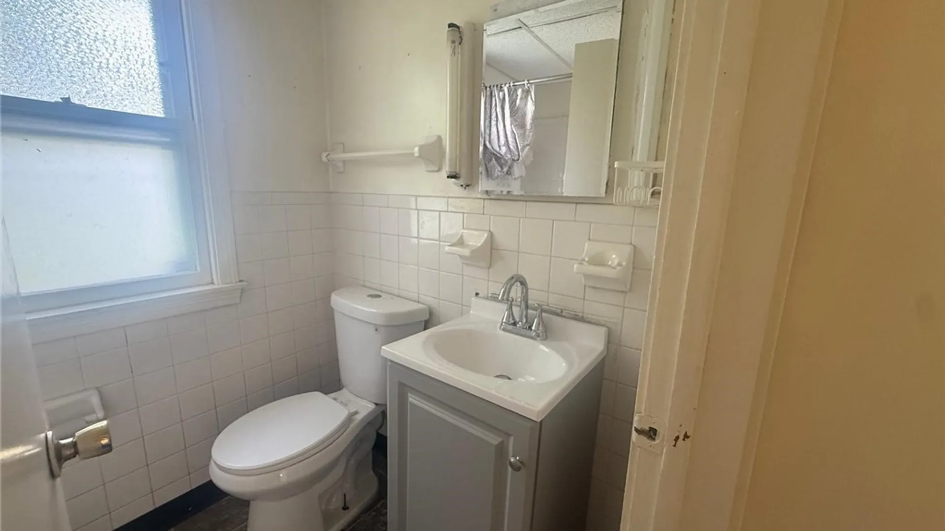 Property at 204 Easton Avenue, Buffalo, NY 14215 9