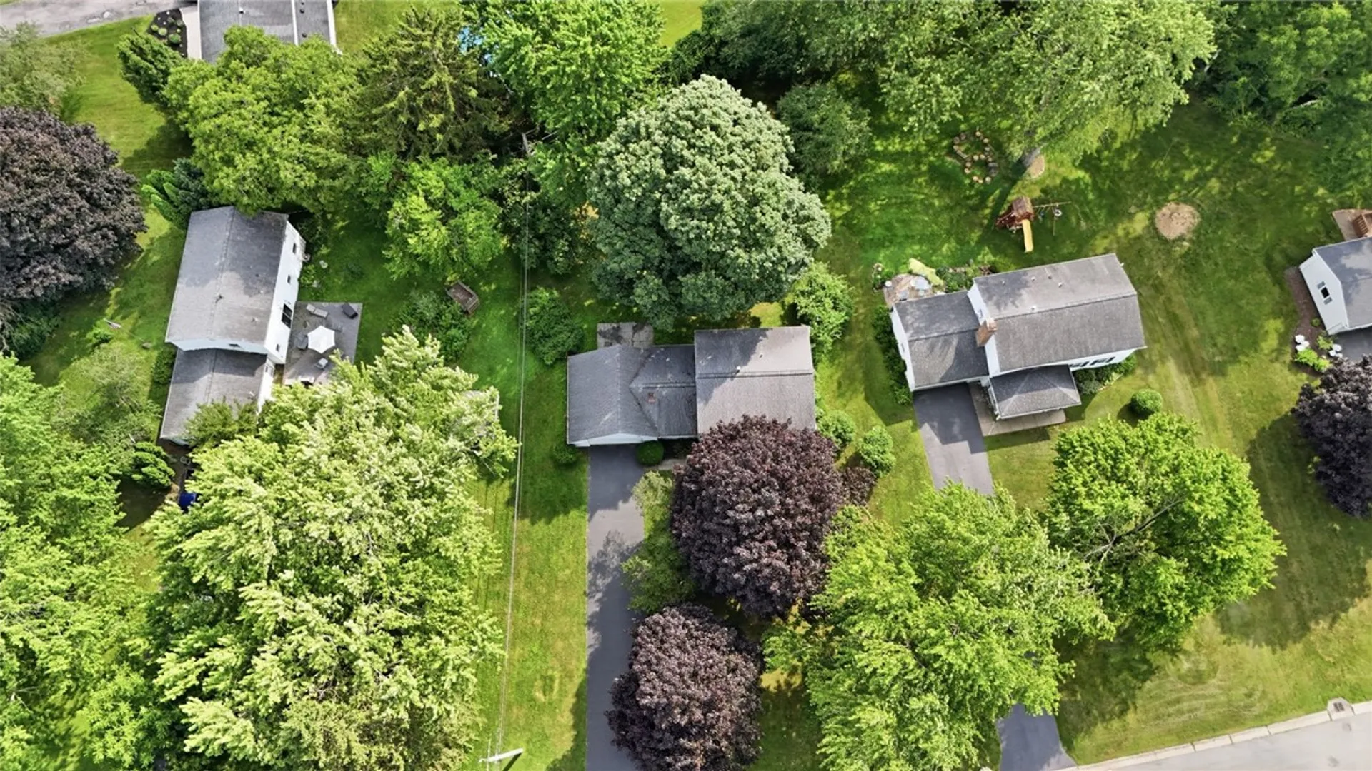 Property at 107 Wheatstone Circle, Perinton, NY 14450 38