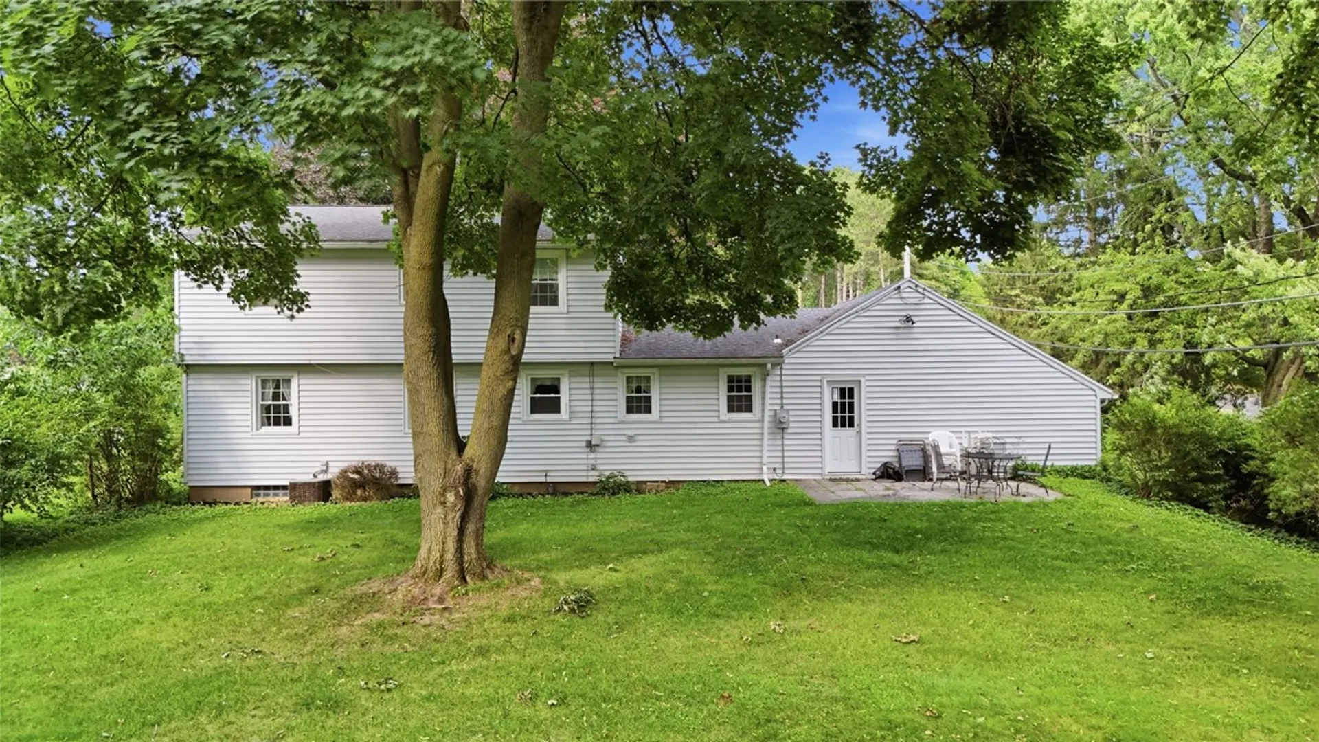 Property at 107 Wheatstone Circle, Perinton, NY 14450 34
