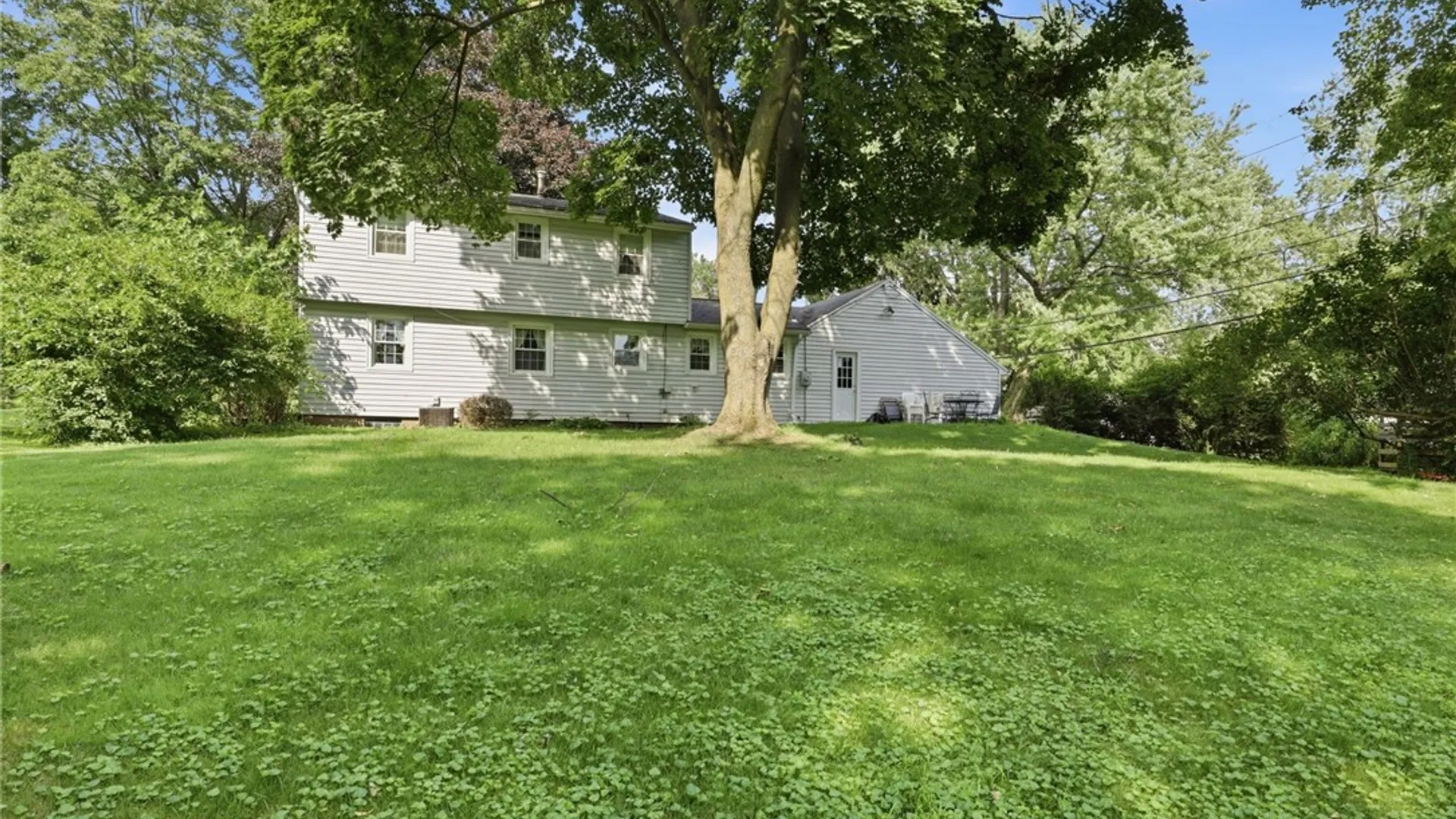 Property at 107 Wheatstone Circle, Perinton, NY 14450 35
