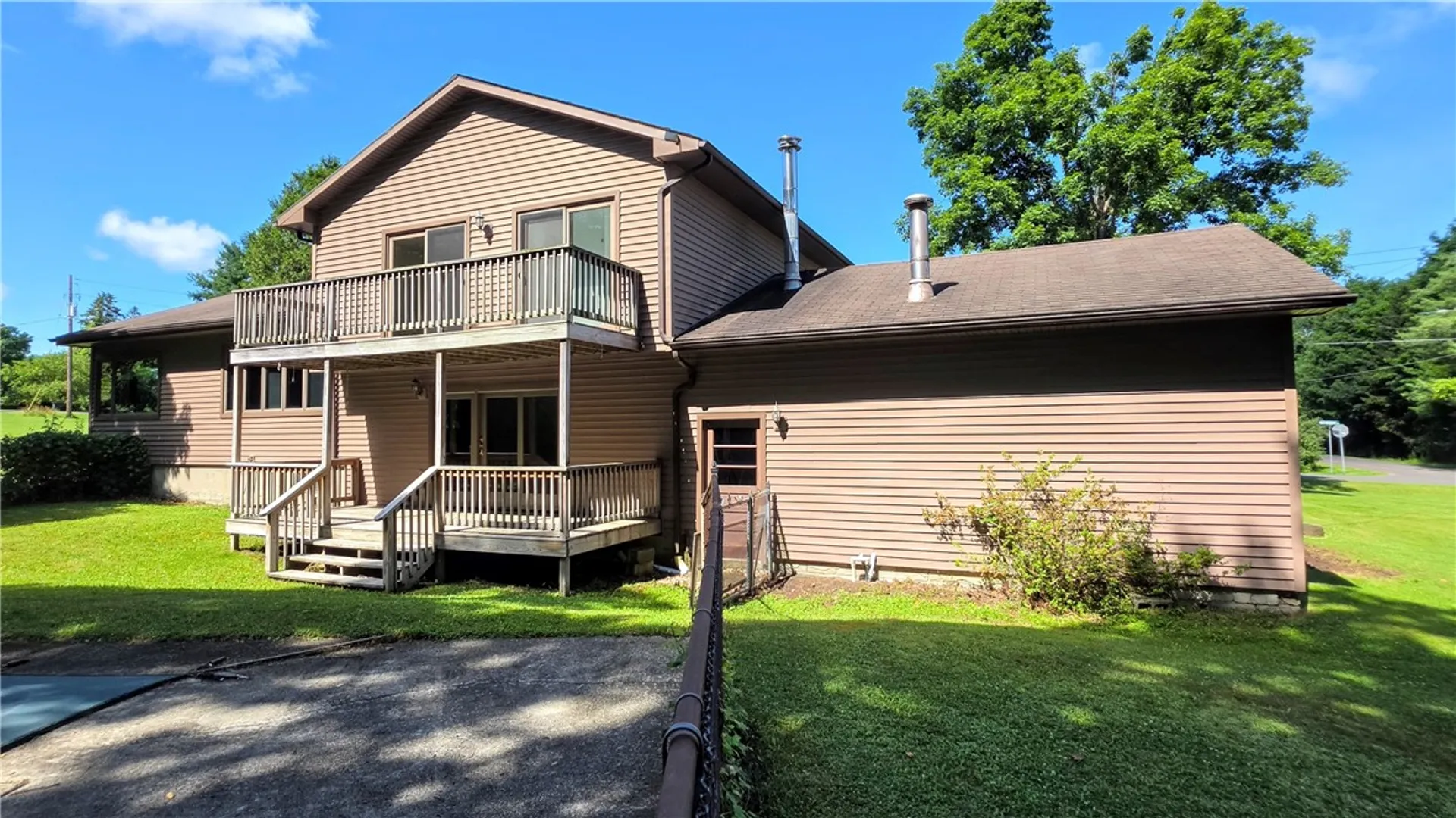 Property at 17 Belvedere Drive, Lansing, NY 14850 3