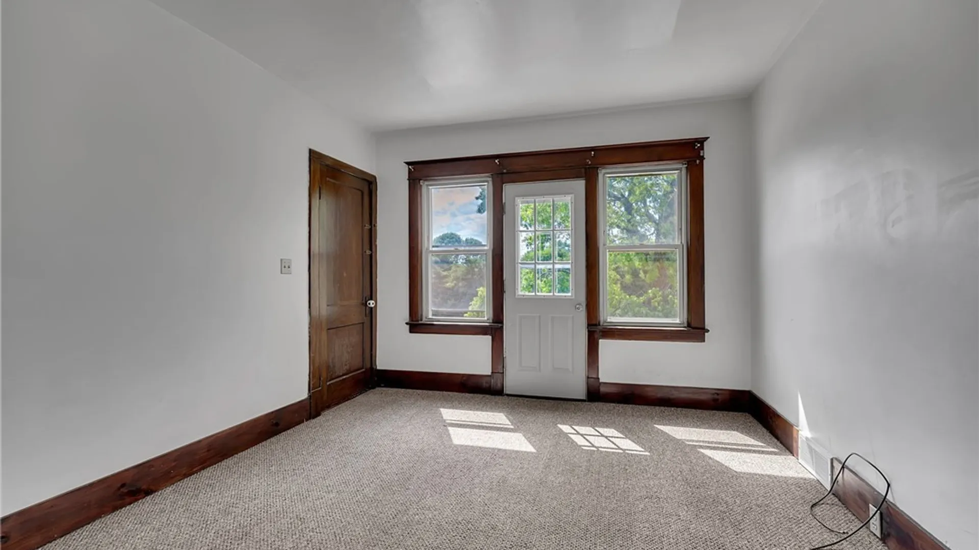 Property at 565 Military Road, Buffalo, NY 14207 21