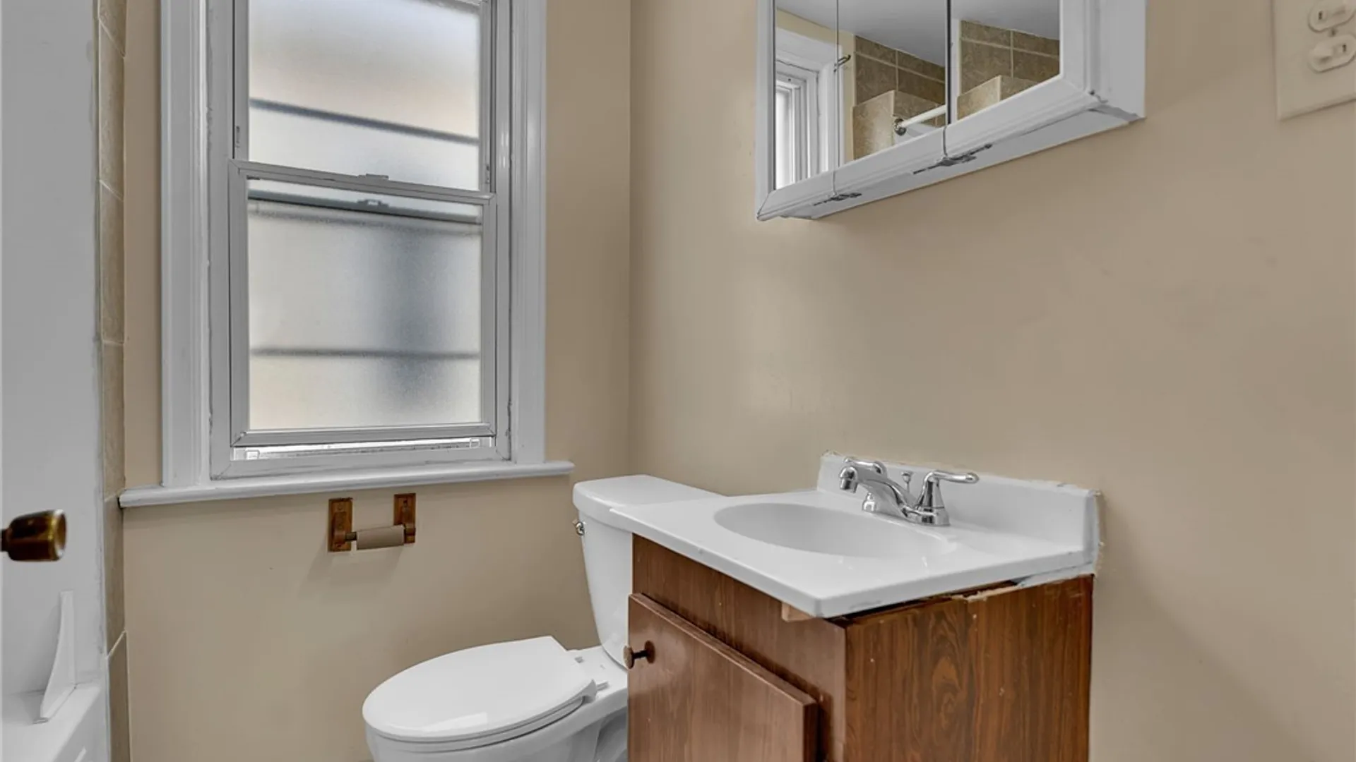 Property at 565 Military Road, Buffalo, NY 14207 27