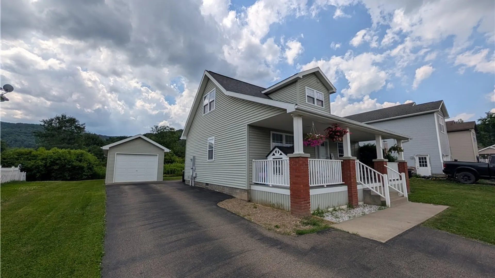 Property at 208 N Onofrio Street, Bradford City, PA 16701 3
